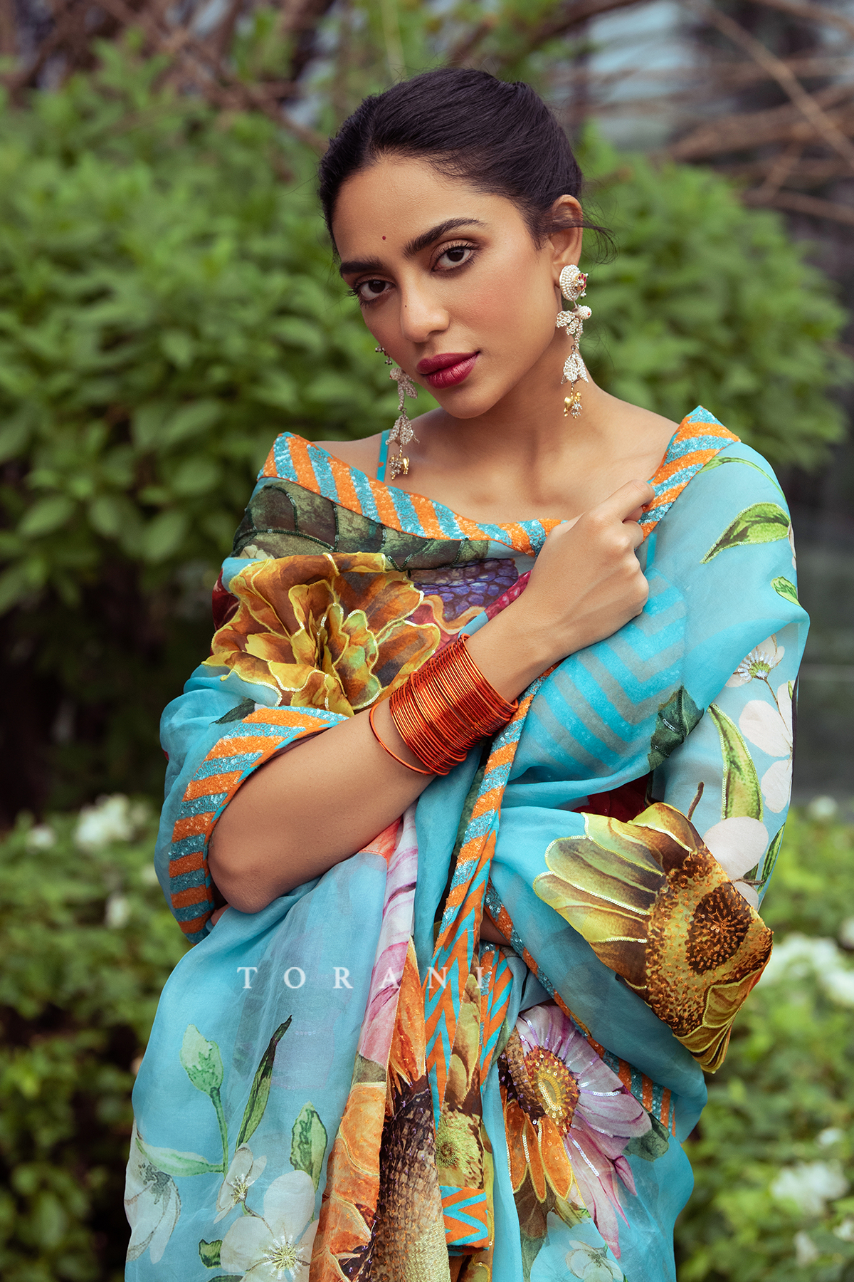 SOBHITA DHULIPALA IN DIGITAL PRINTED SAREE BY TORANI DESIGNER