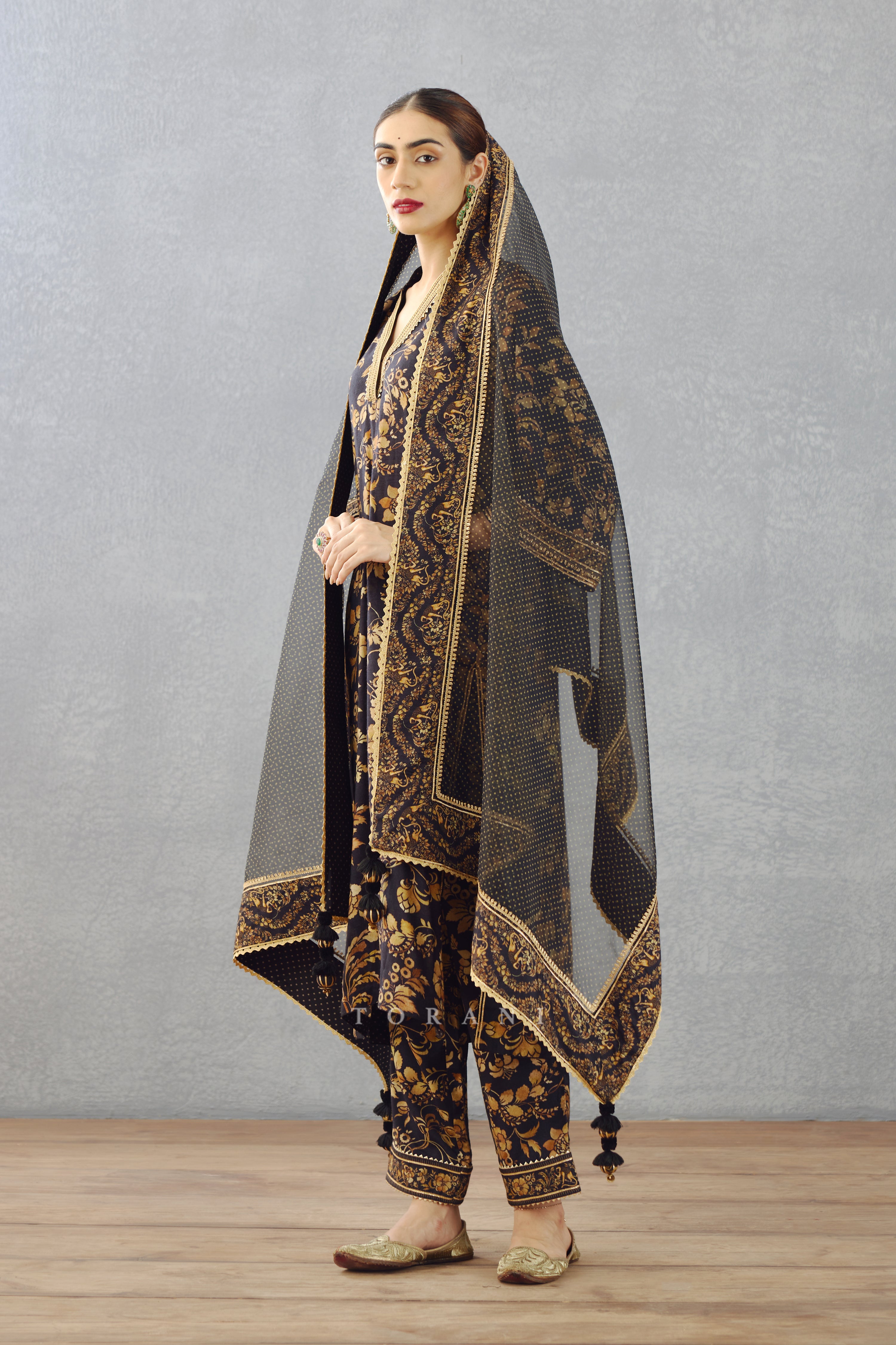 Gulghast Barkha Odhni