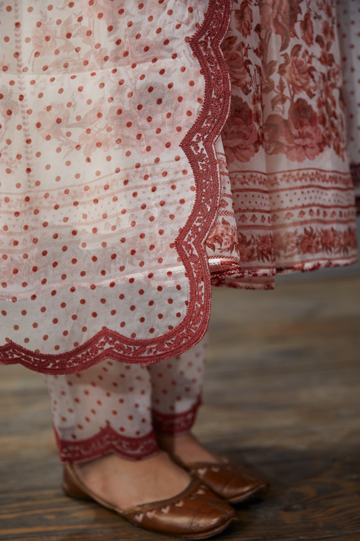 Bhuri Gauraiya Swati Kurta Set