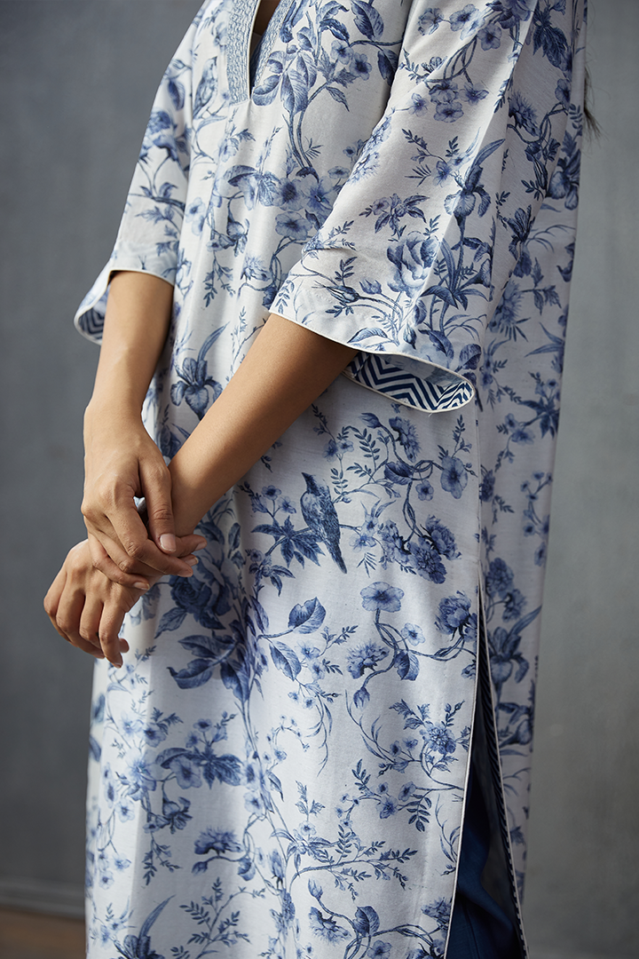 Neeli Gauraiya Geetha Kurta Set