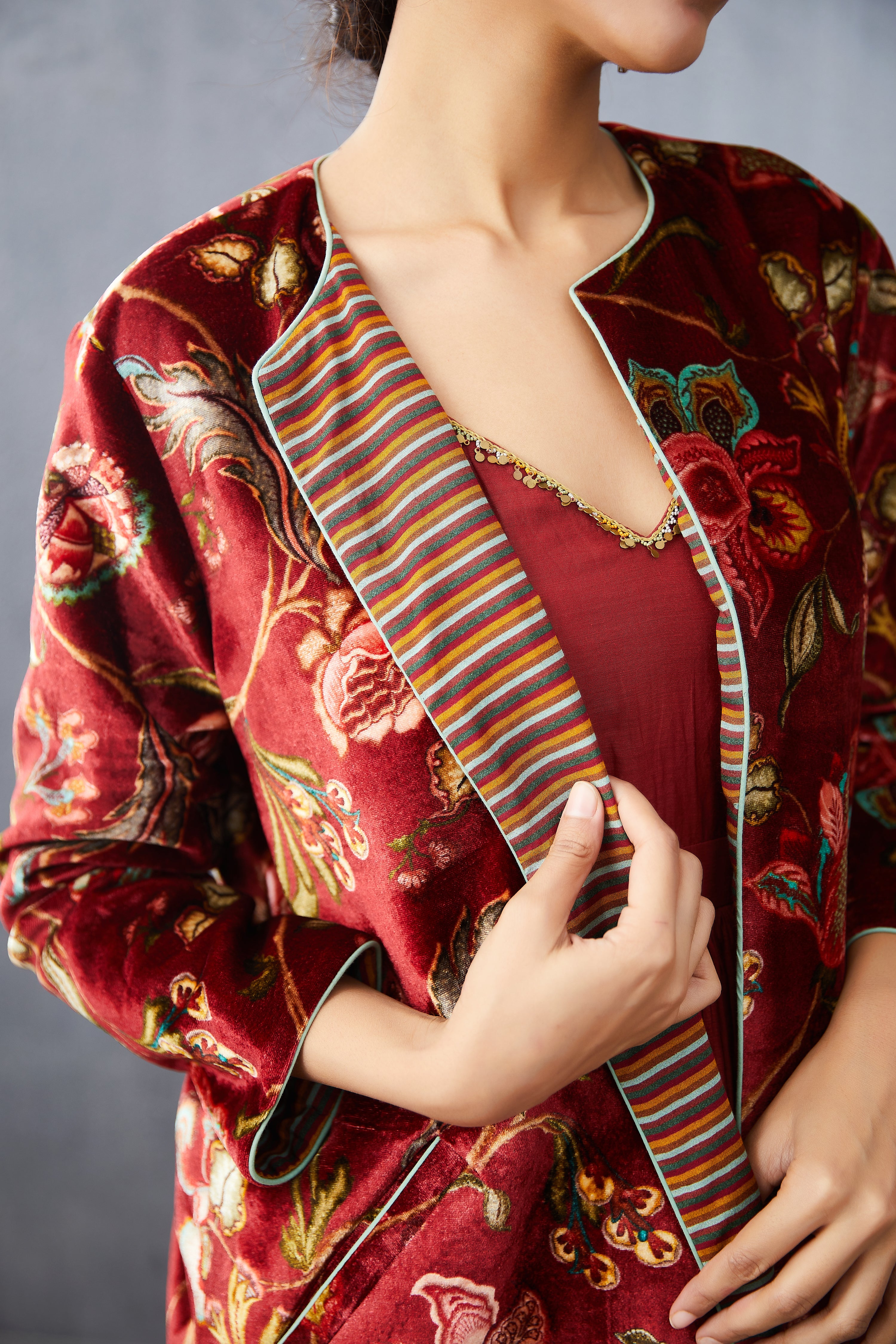 Gudhal Makhmal Dhuni Jacket