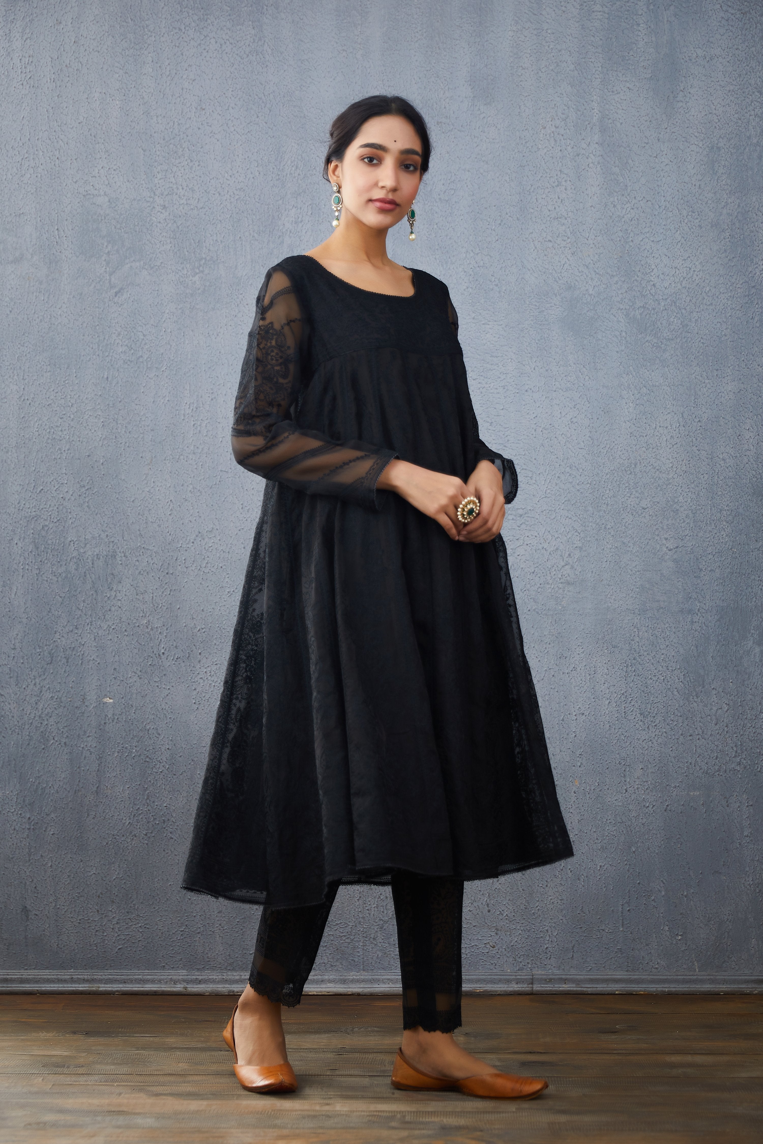 Gulghast Kalidaar Paavni Kurta Set