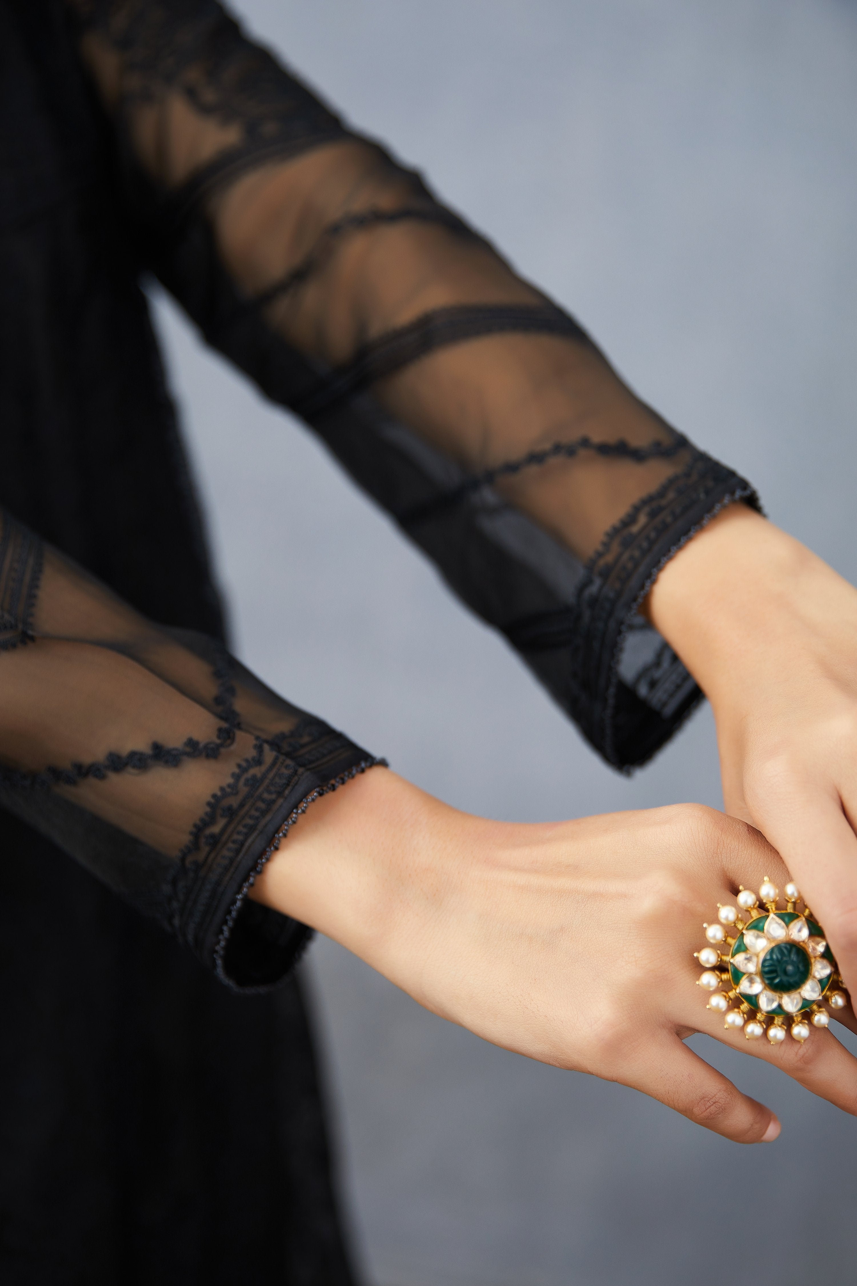 Gulghast Kalidaar Paavni Kurta Set