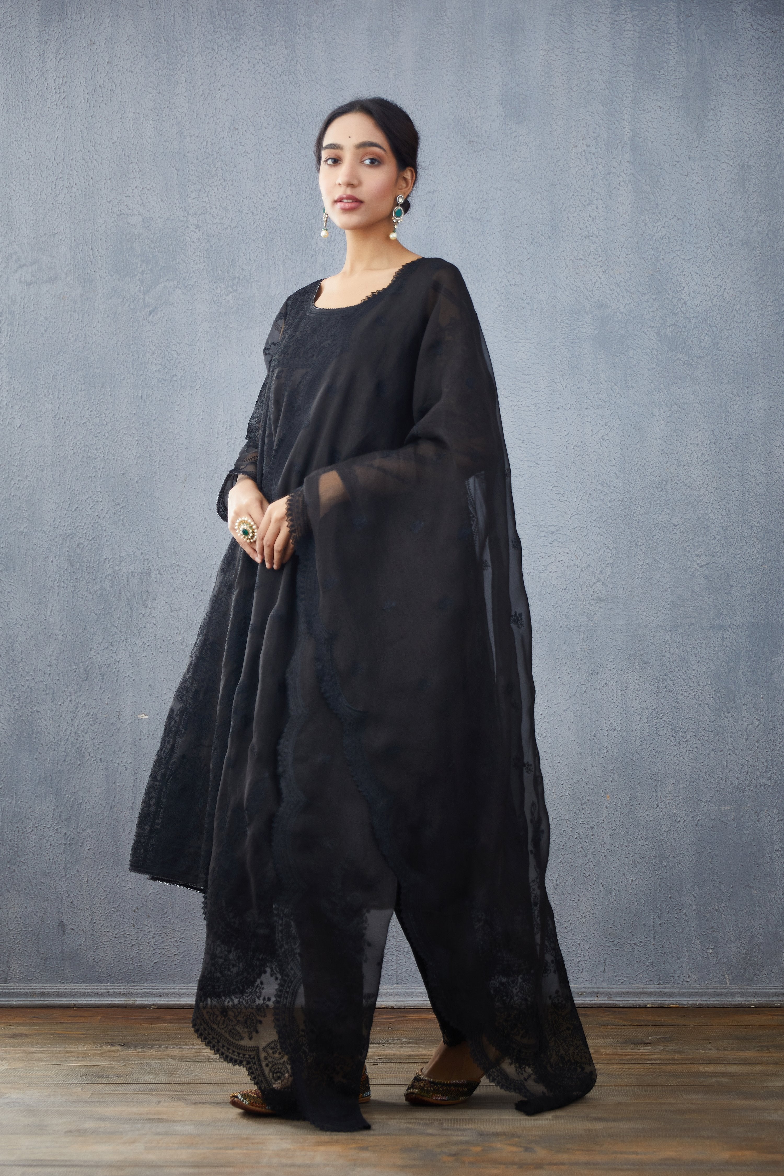 Gulghast Kalidaar Paavni Kurta Set