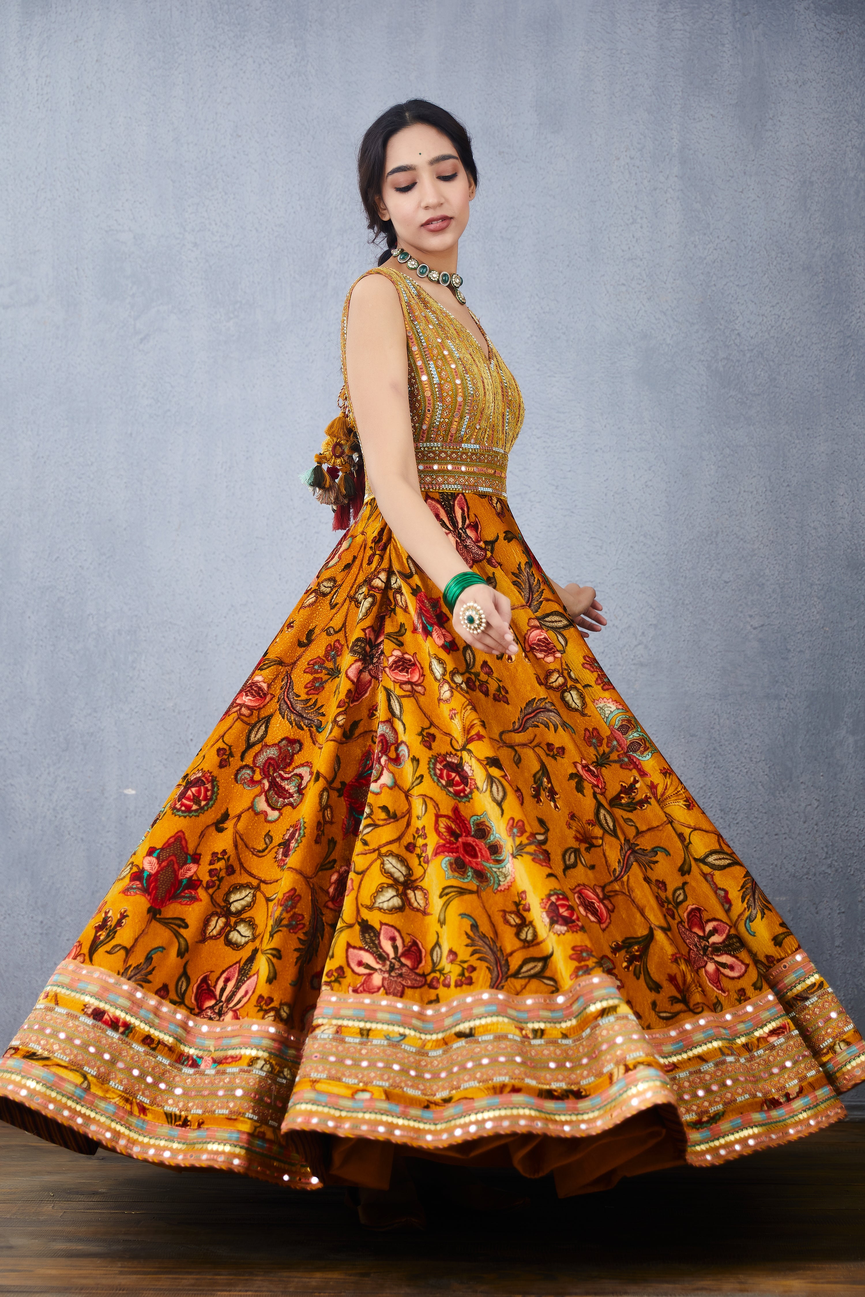 Sunehra Makhmal Firdouz Anarkali Set