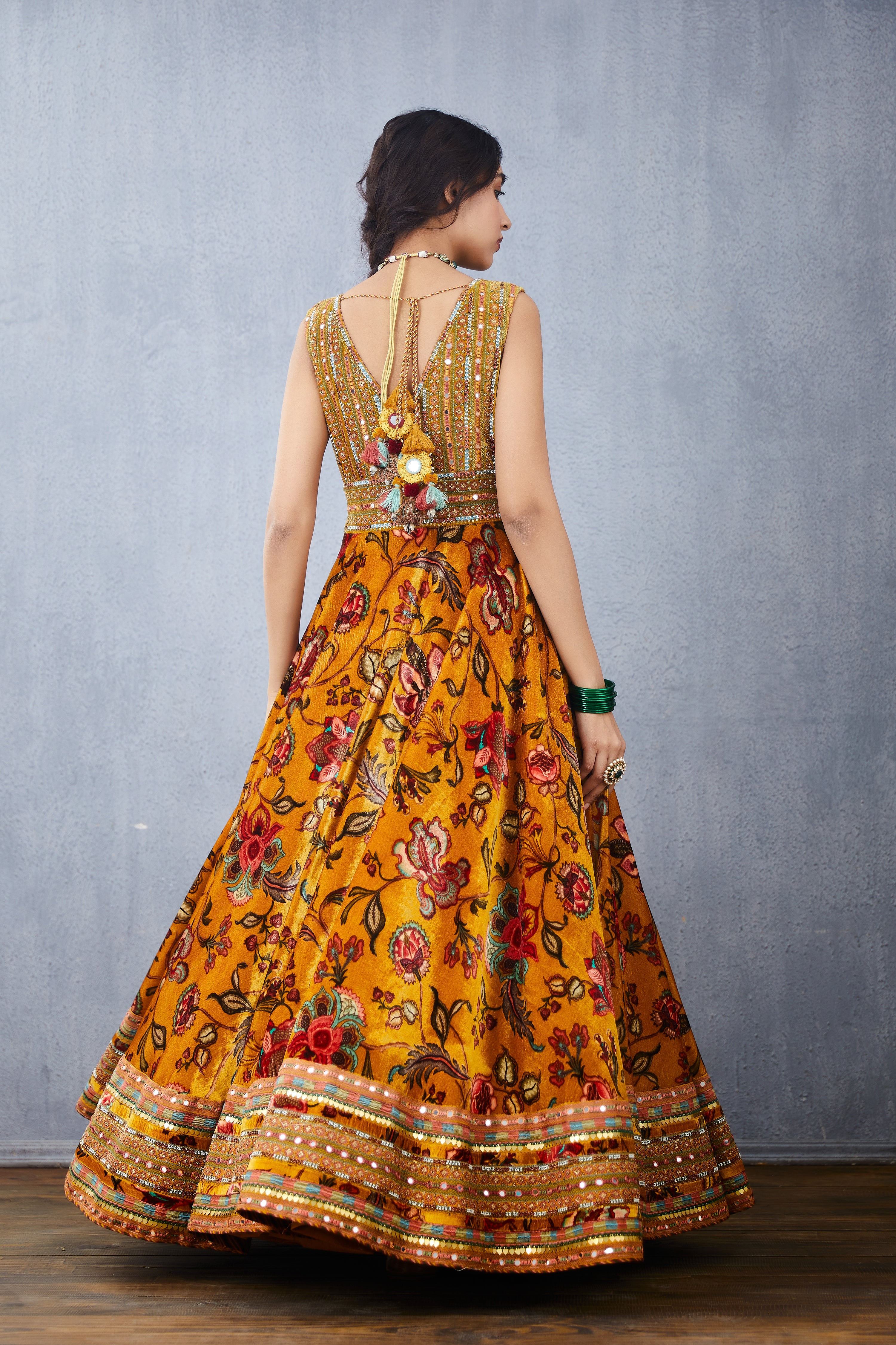 Sunehra Makhmal Firdouz Anarkali Set