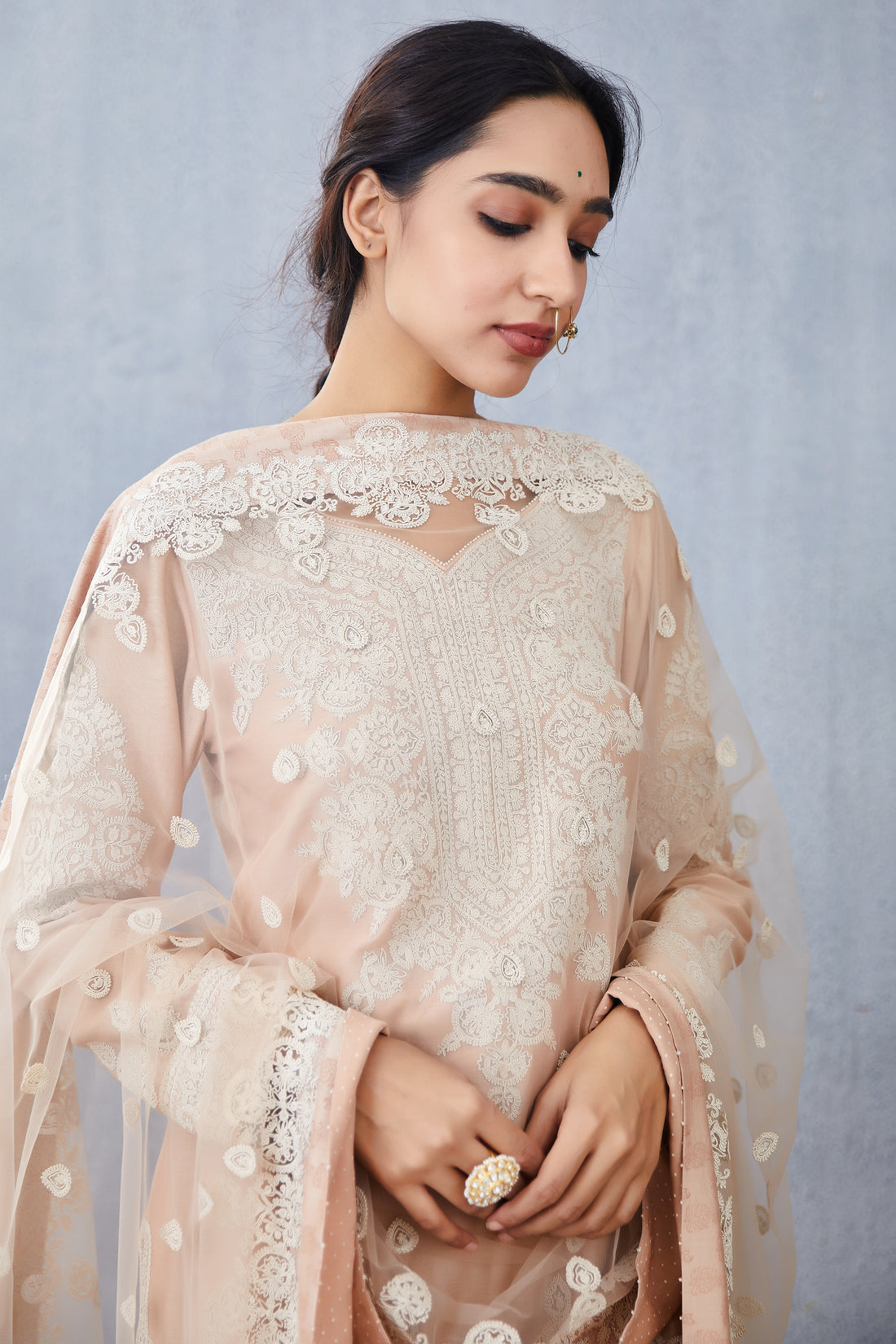 Neera Vedika Odhni