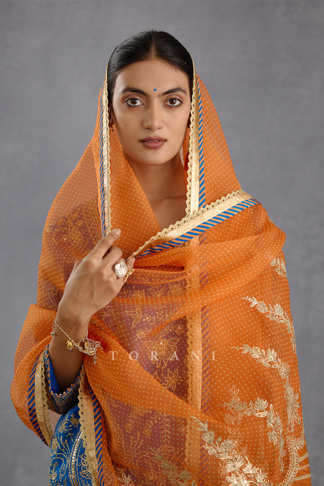 Rang Shyam Zarin Odhni