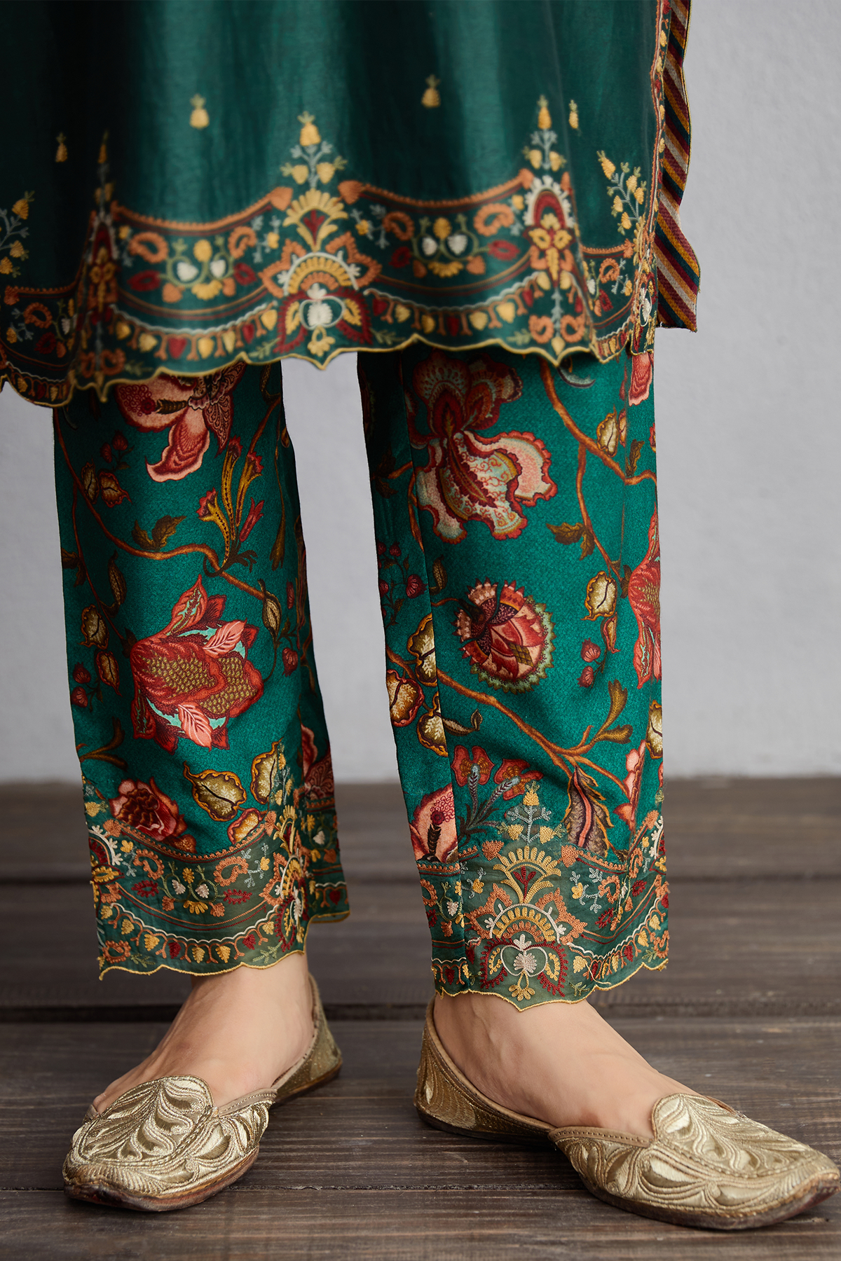 Sheesham Urvi Kurta Set