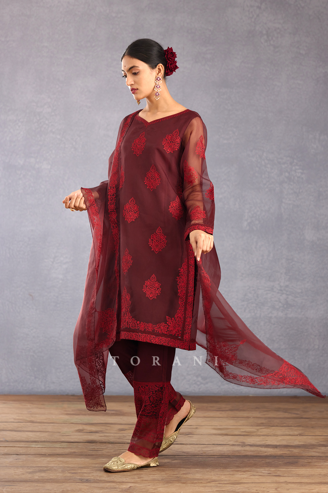 Gulnar Aadrita Kurta Set