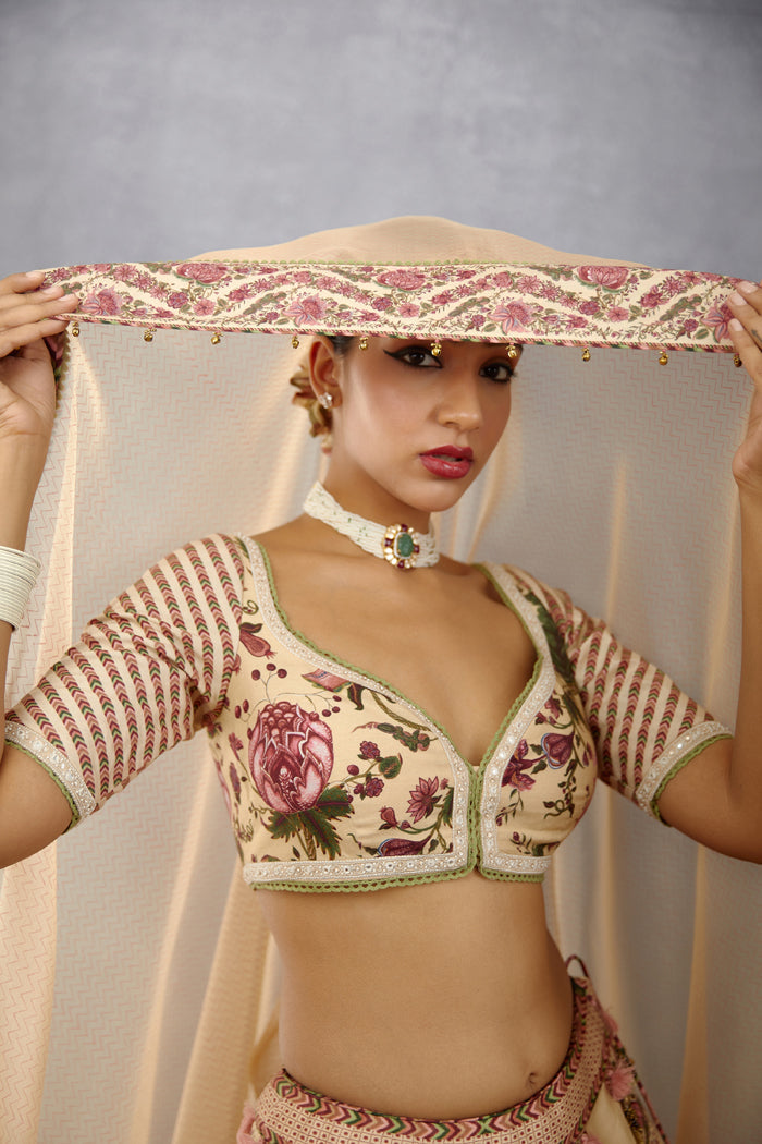 Kasturi Waheeda Odhni