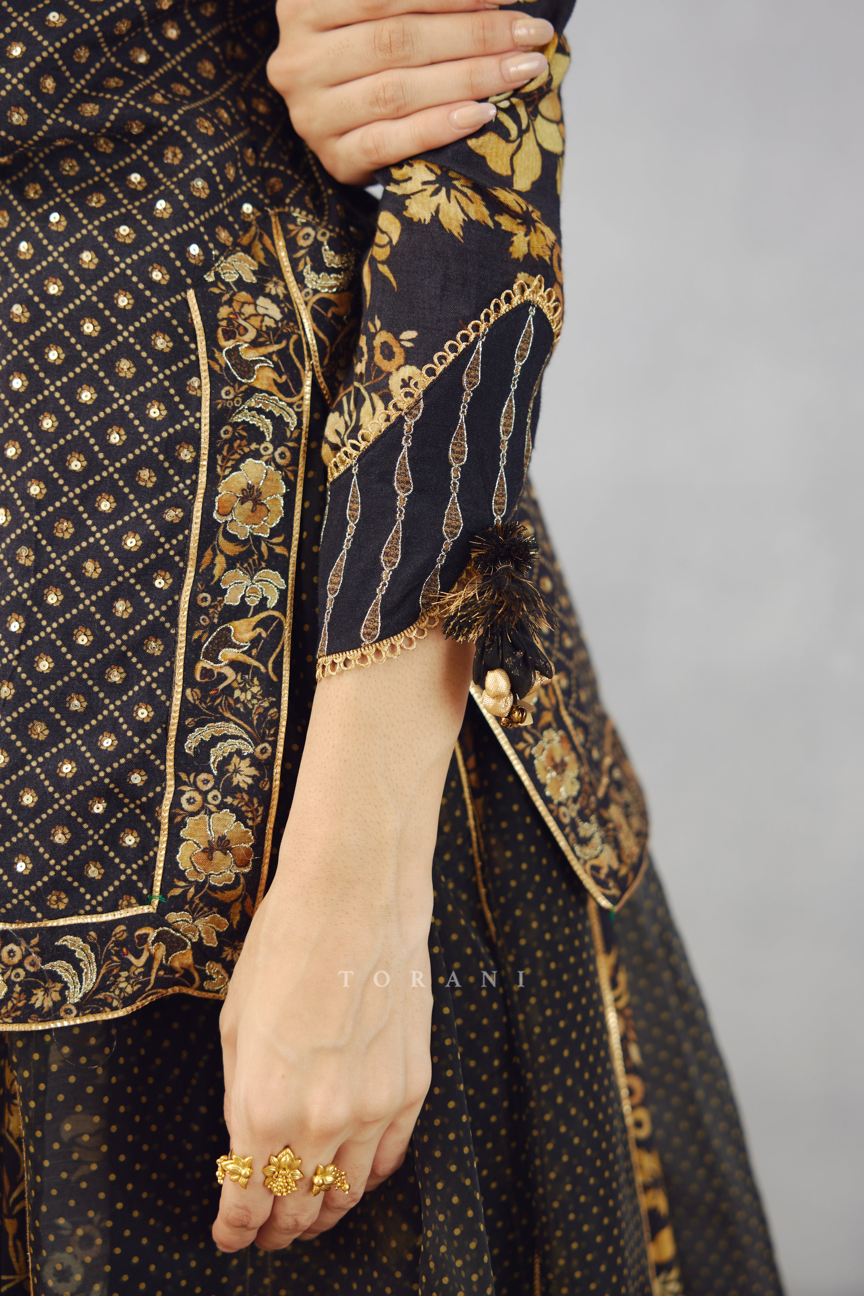 Gulghast Mehza Sharara Set