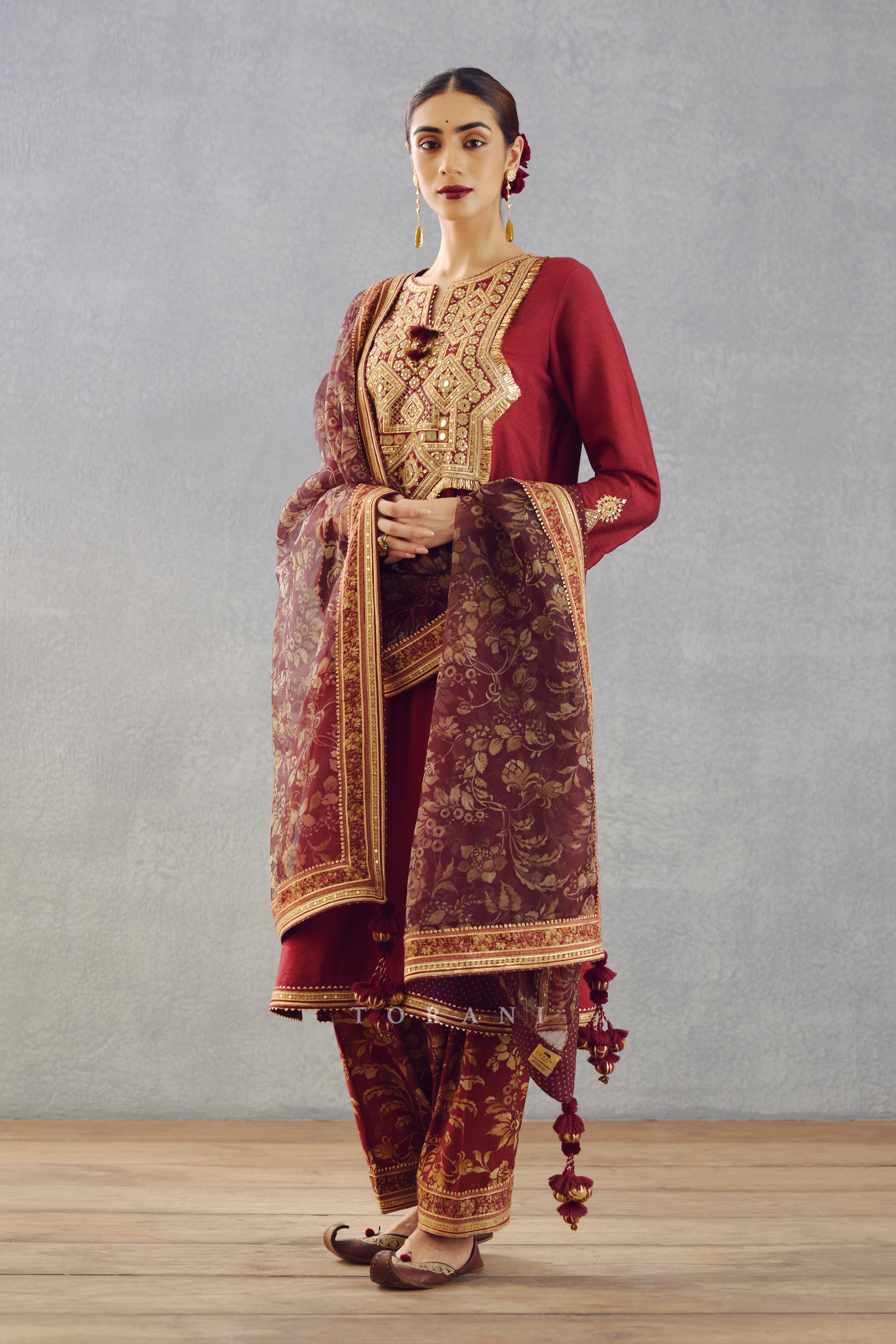 Gulnar Paakizah Kurta Set