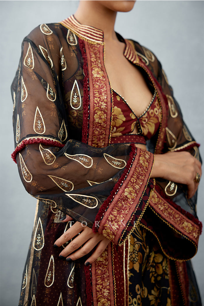 Gulghast Farhat Cape Set