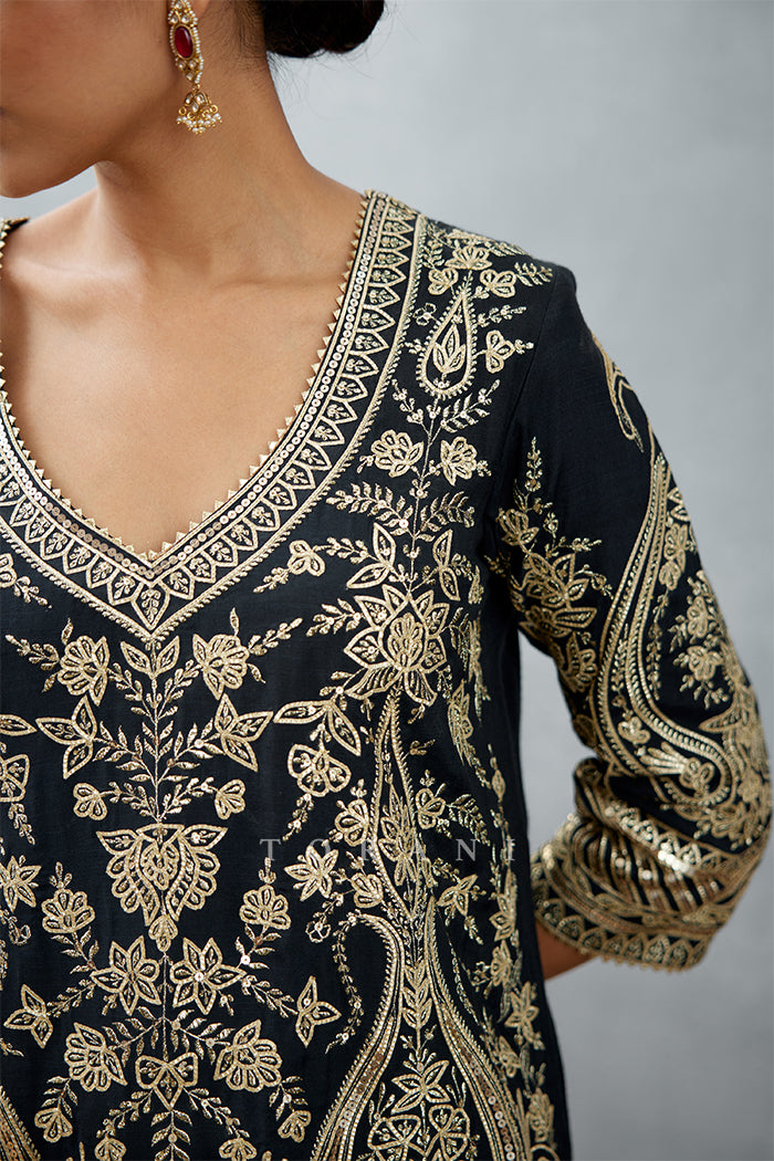 Gulghast Zarin Kurta Set