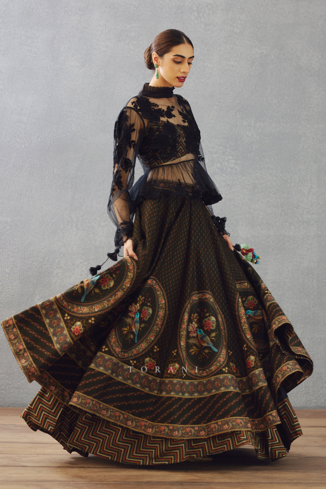 Gulghast Poulami Lehenga Set