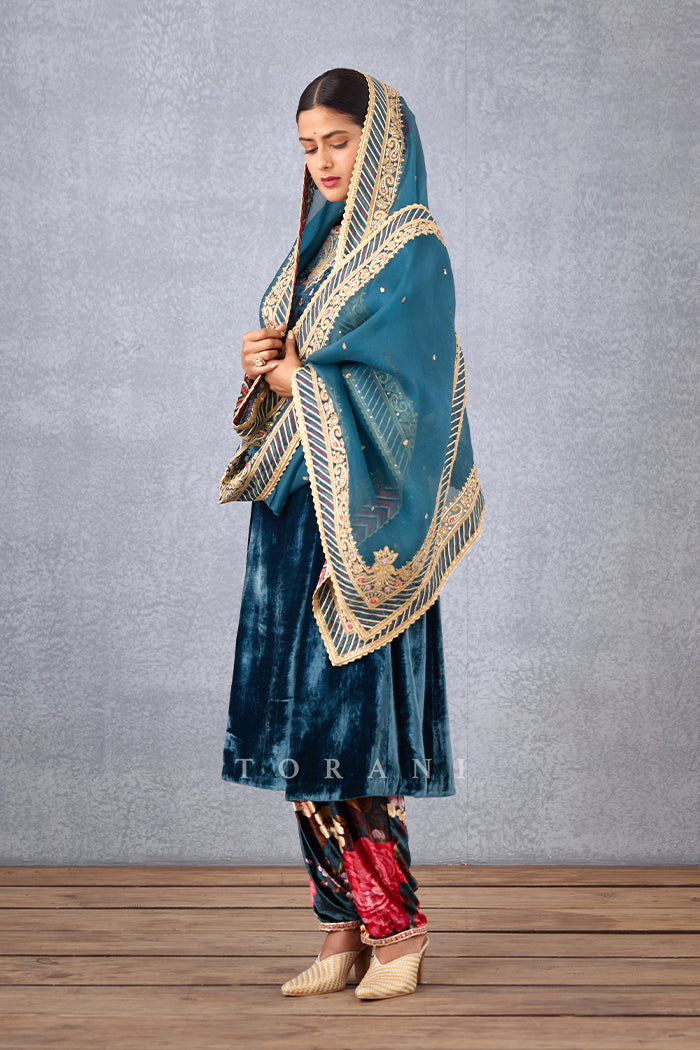 Shabnami Qurbat Odhni