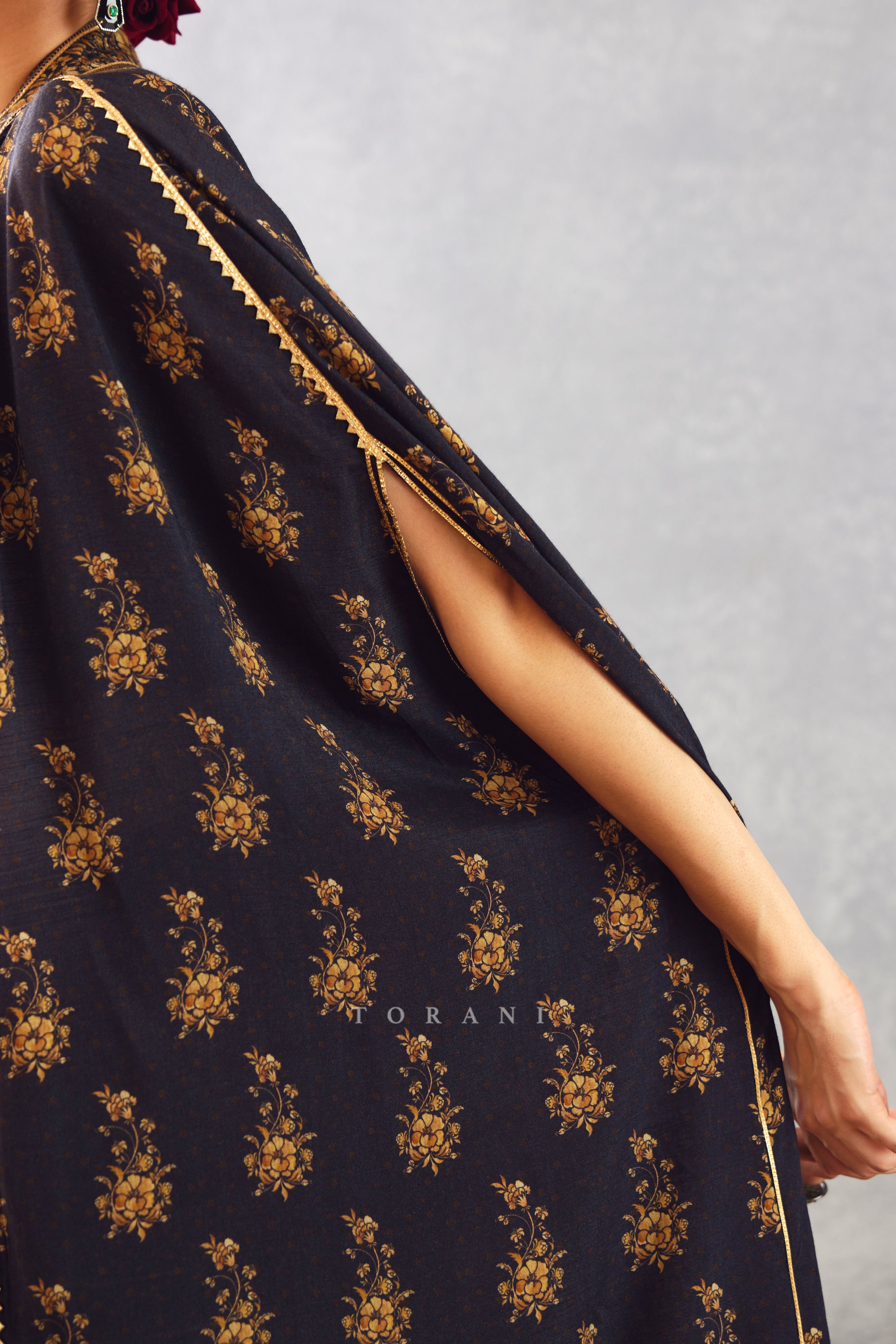 Gulghast Ezzah Cape Set