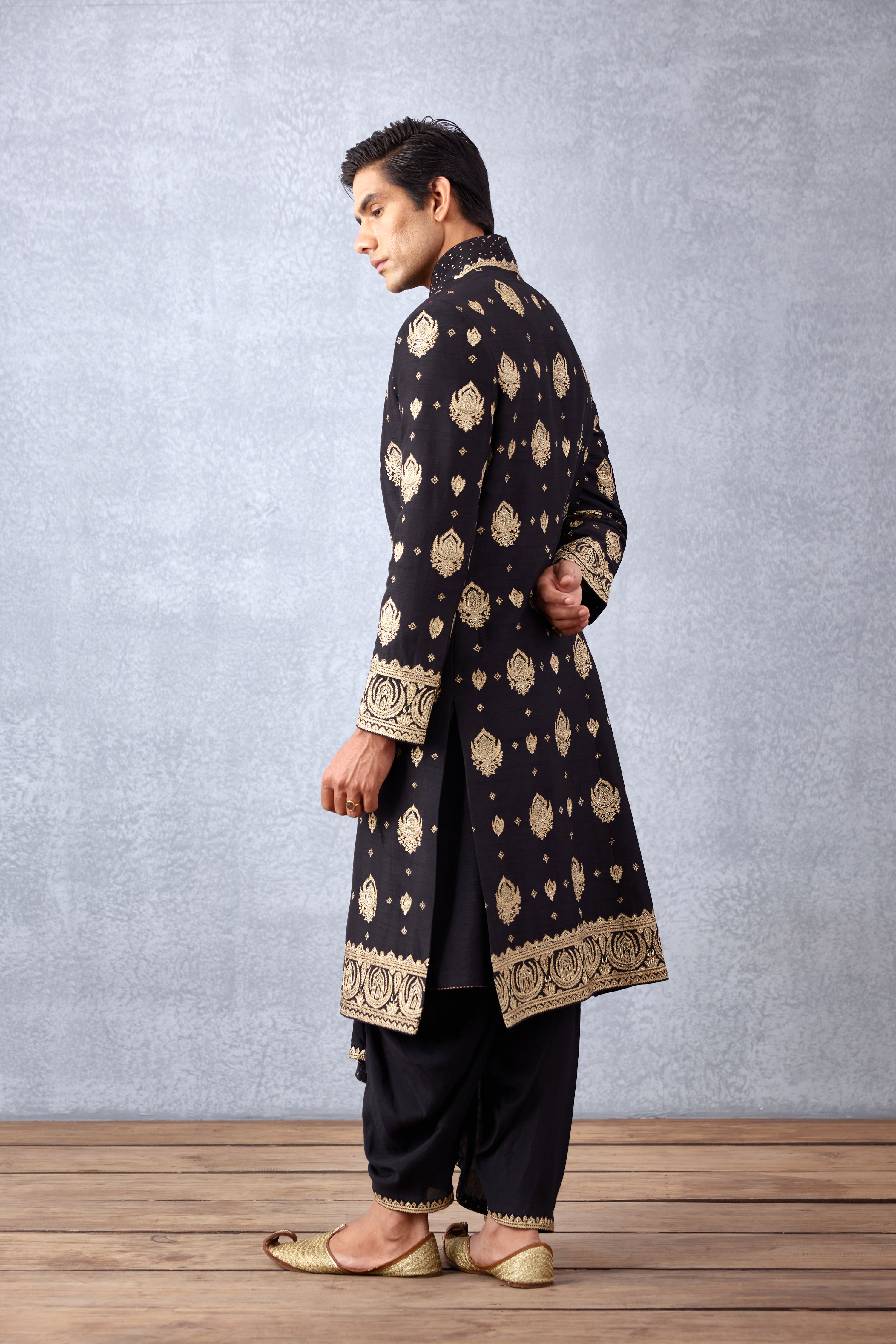 Gulghast Shamik Dhoti Set