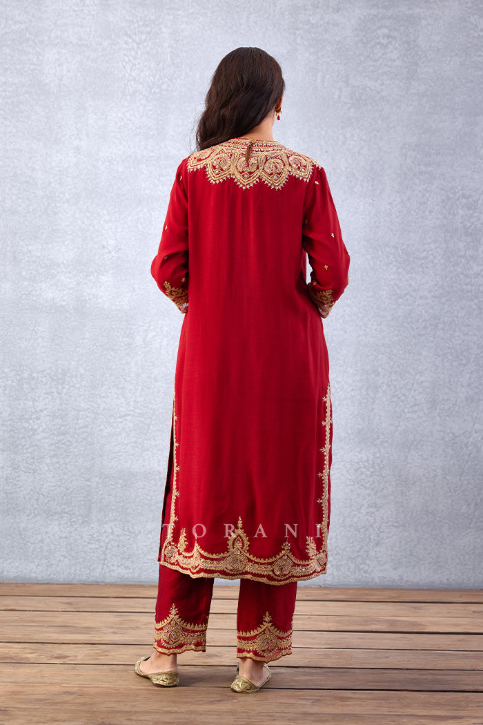 Sindoori Urvi Kurta Set back view