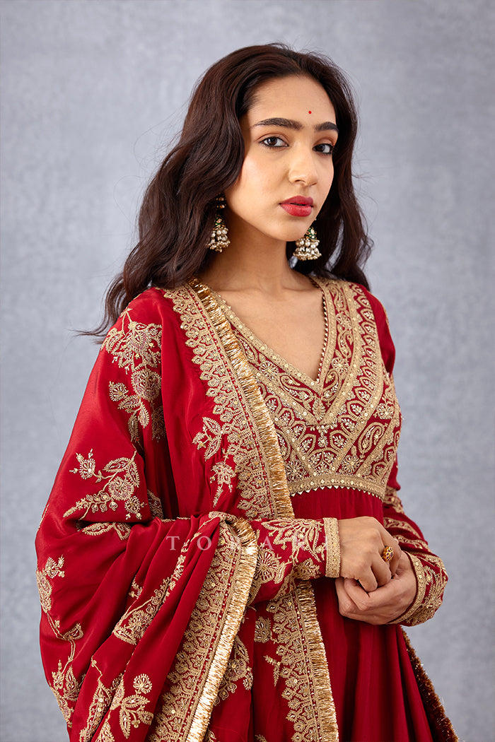 Sindoori Swara Odhni