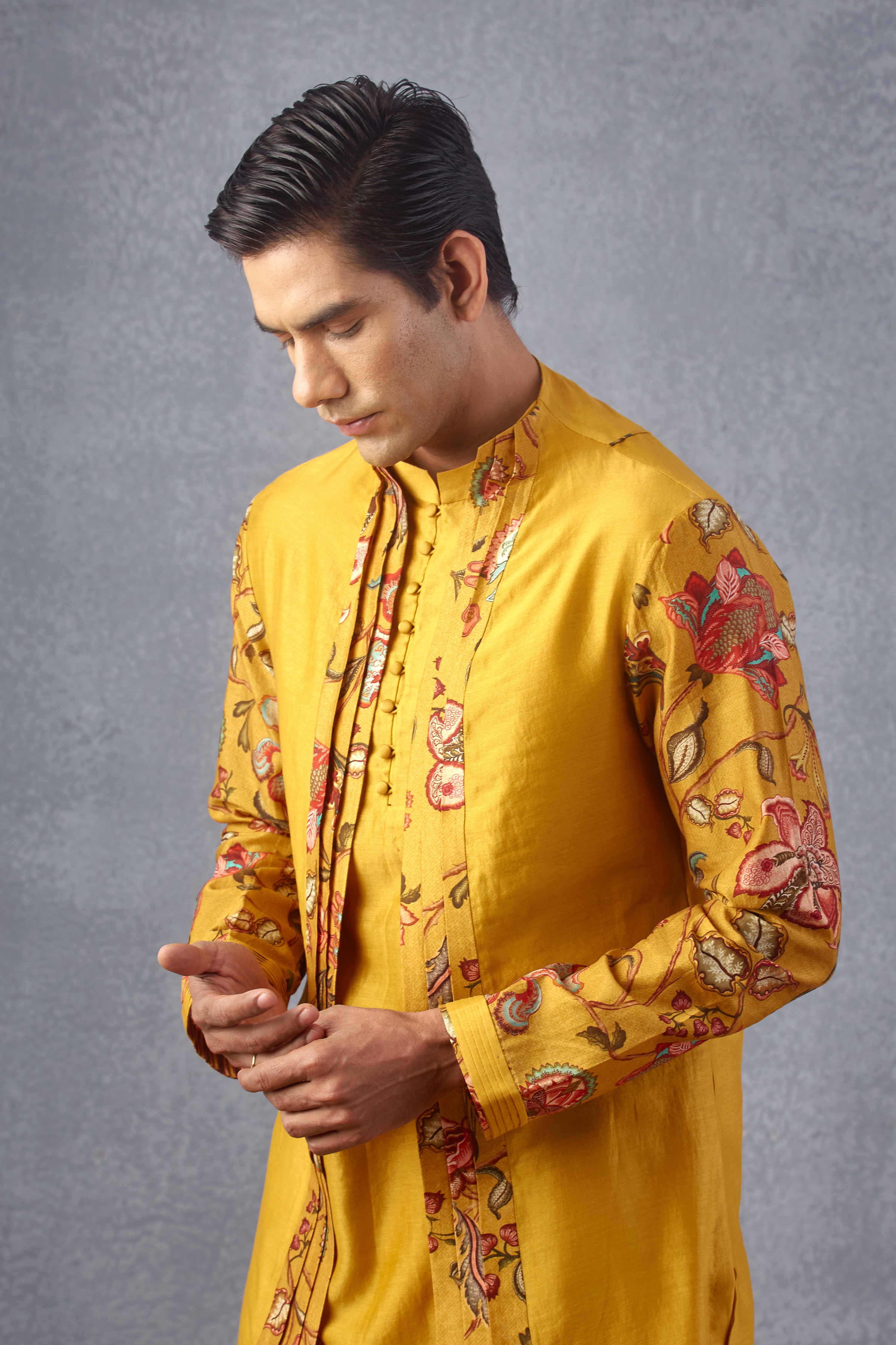 Sunehra Divit Kurta Set