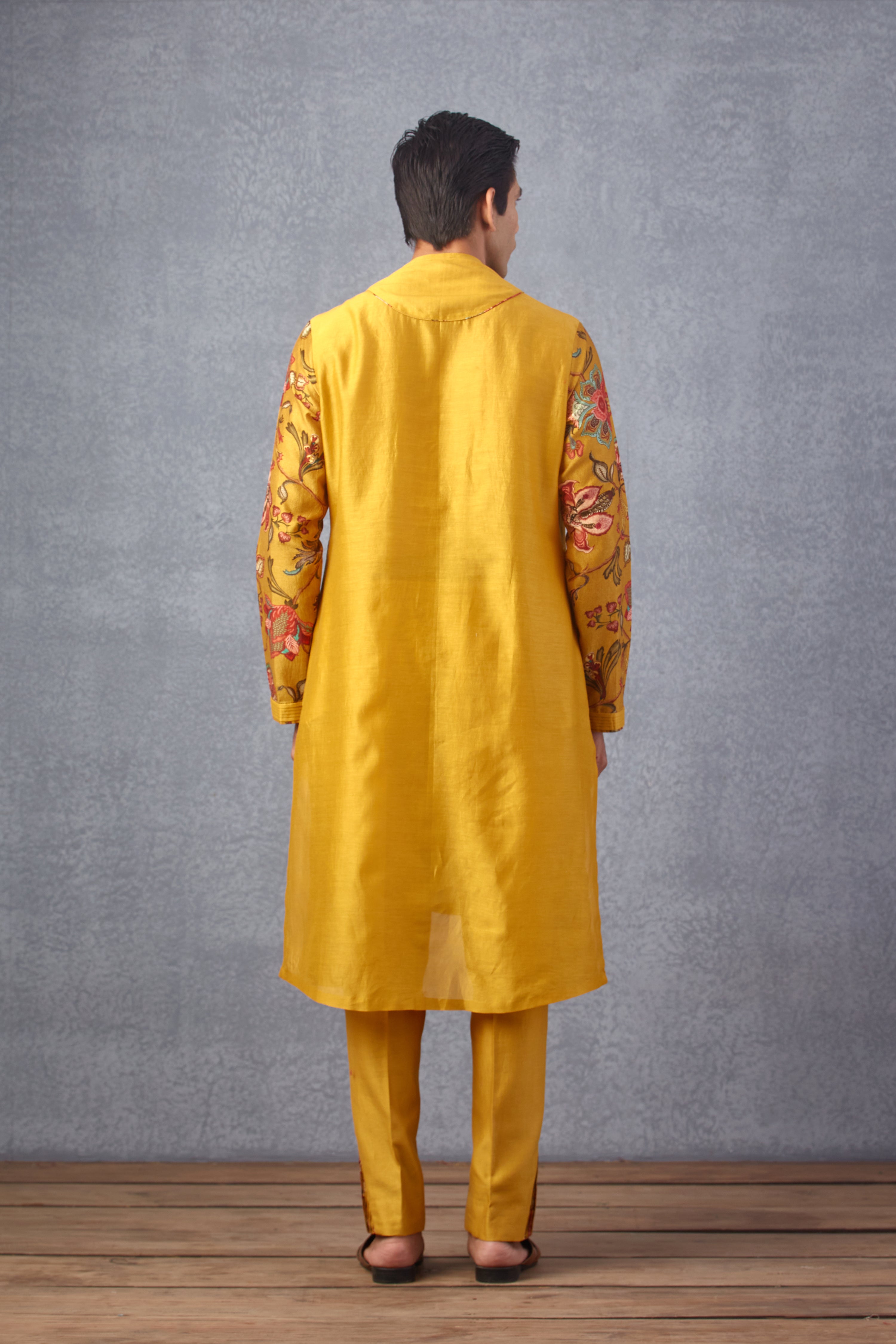Sunehra Divit Kurta Set