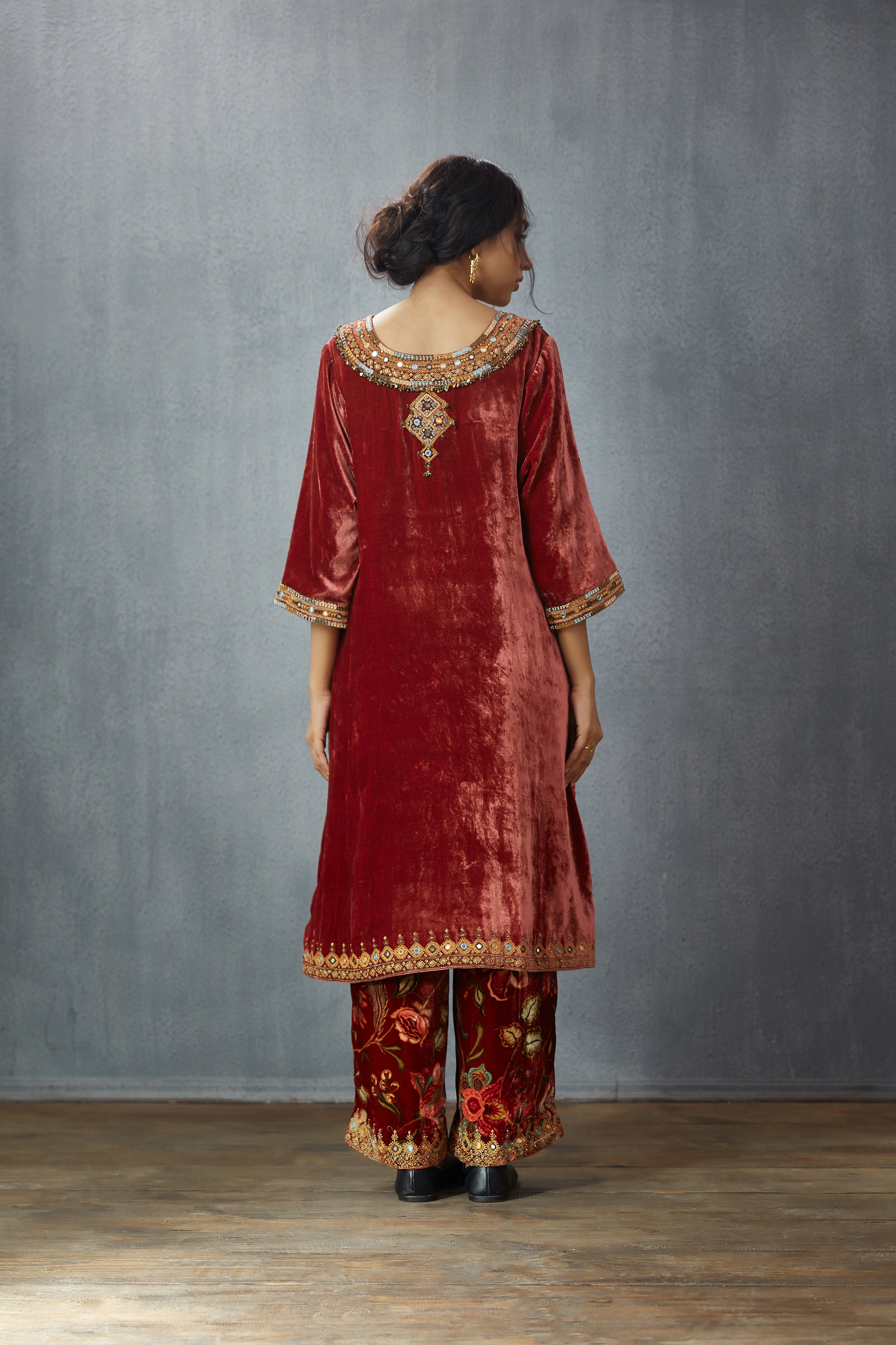 Silk velvet PAAKIZAH kurta SET