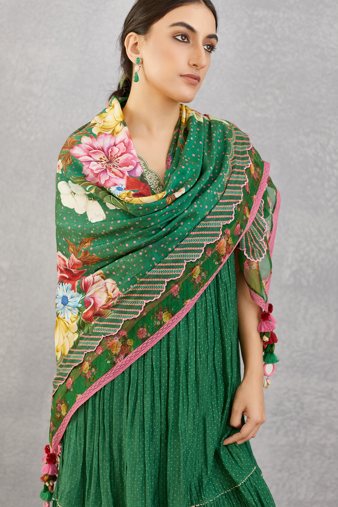 Panna Chokor Guncha Scarf