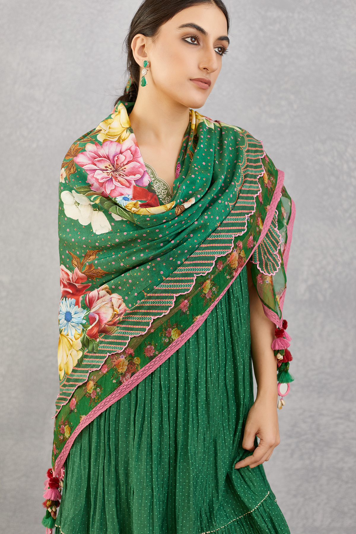 Panna Chokor Guncha Scarf