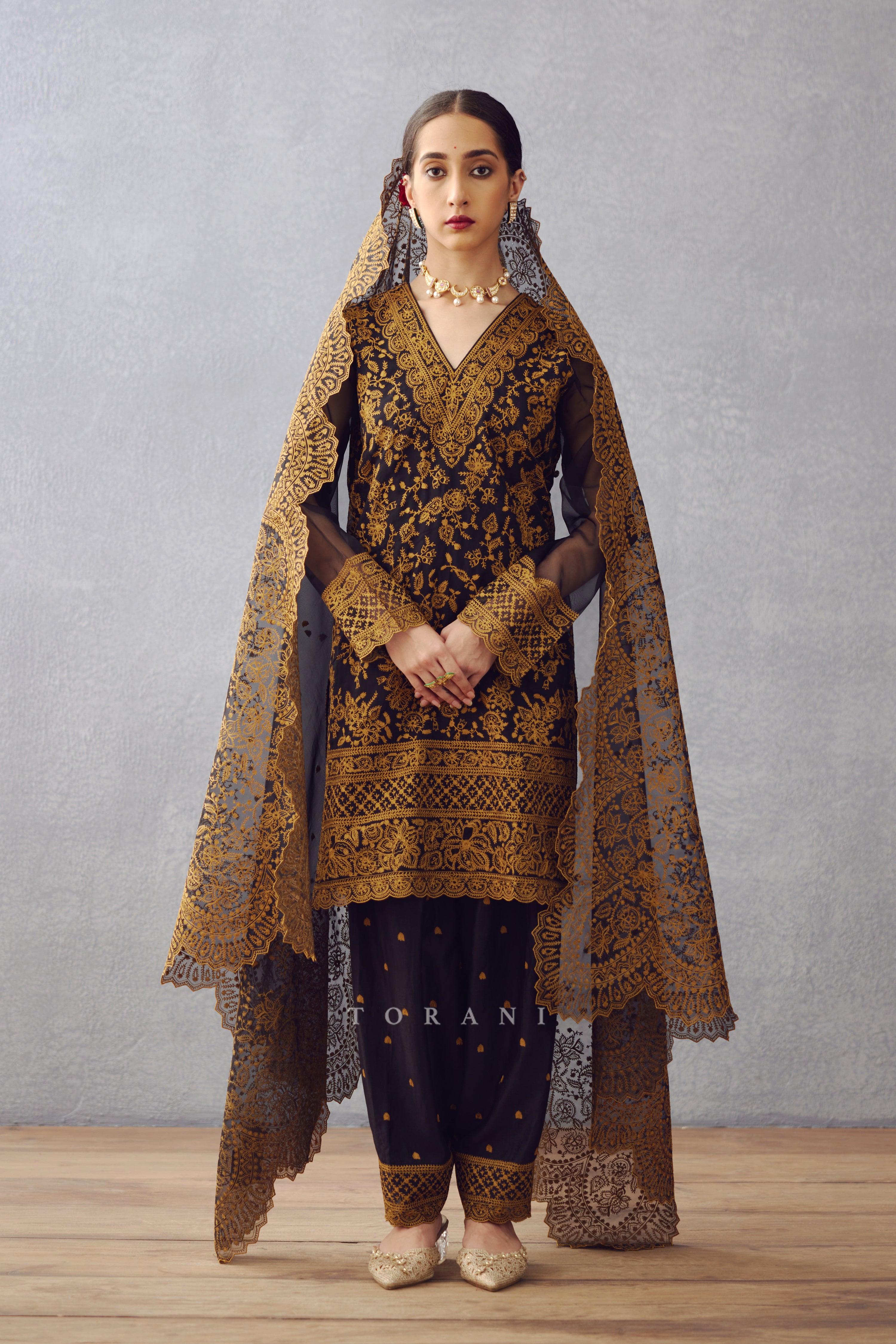 Gulghast Meena Kurta Set