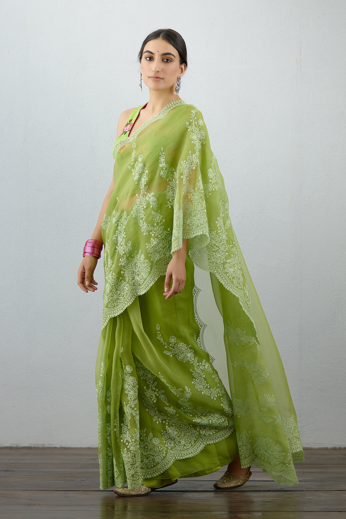 Medhini Reddy in Angoori Vaapika Ishwari Saree Set