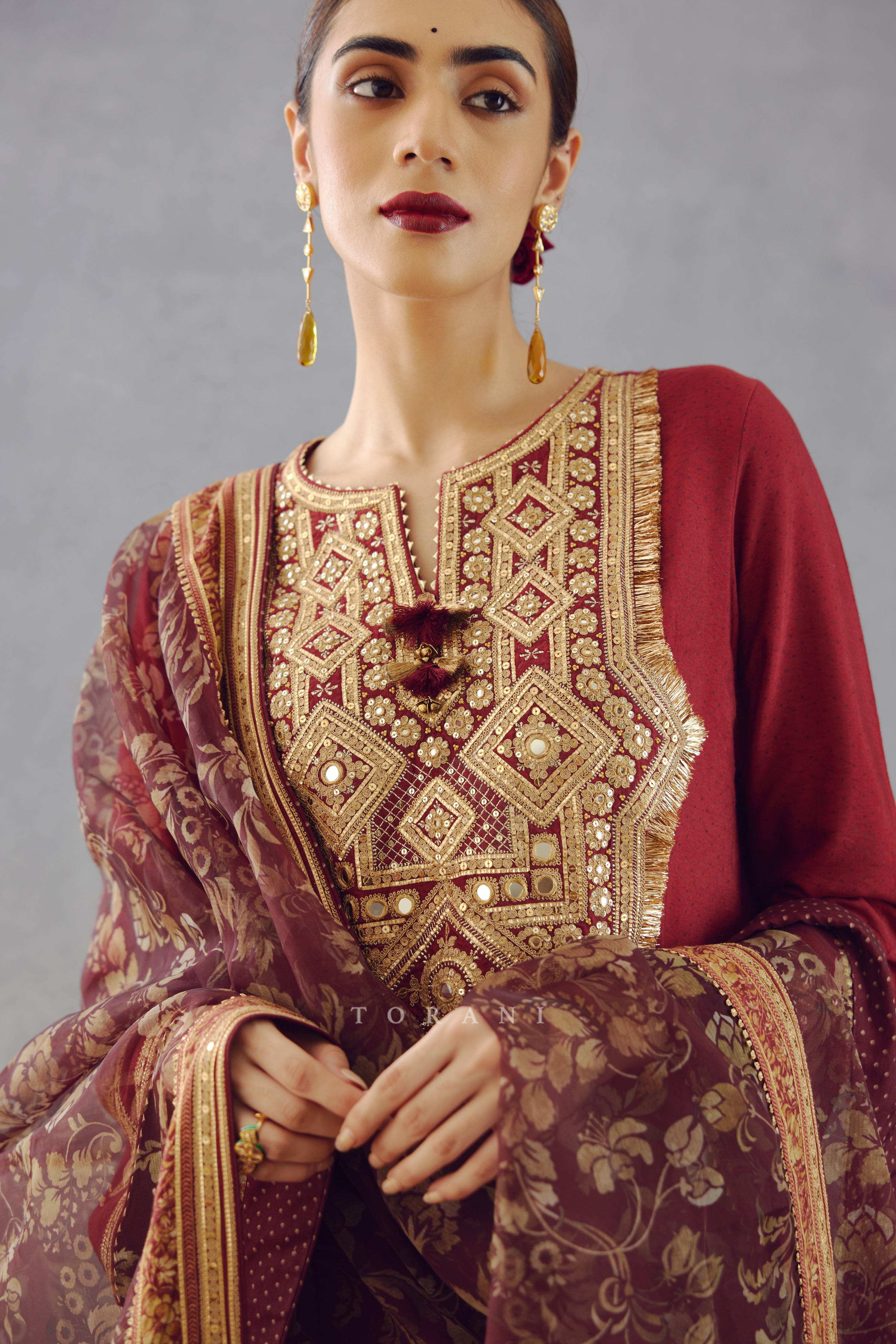 Gulnar Paakizah Kurta Set