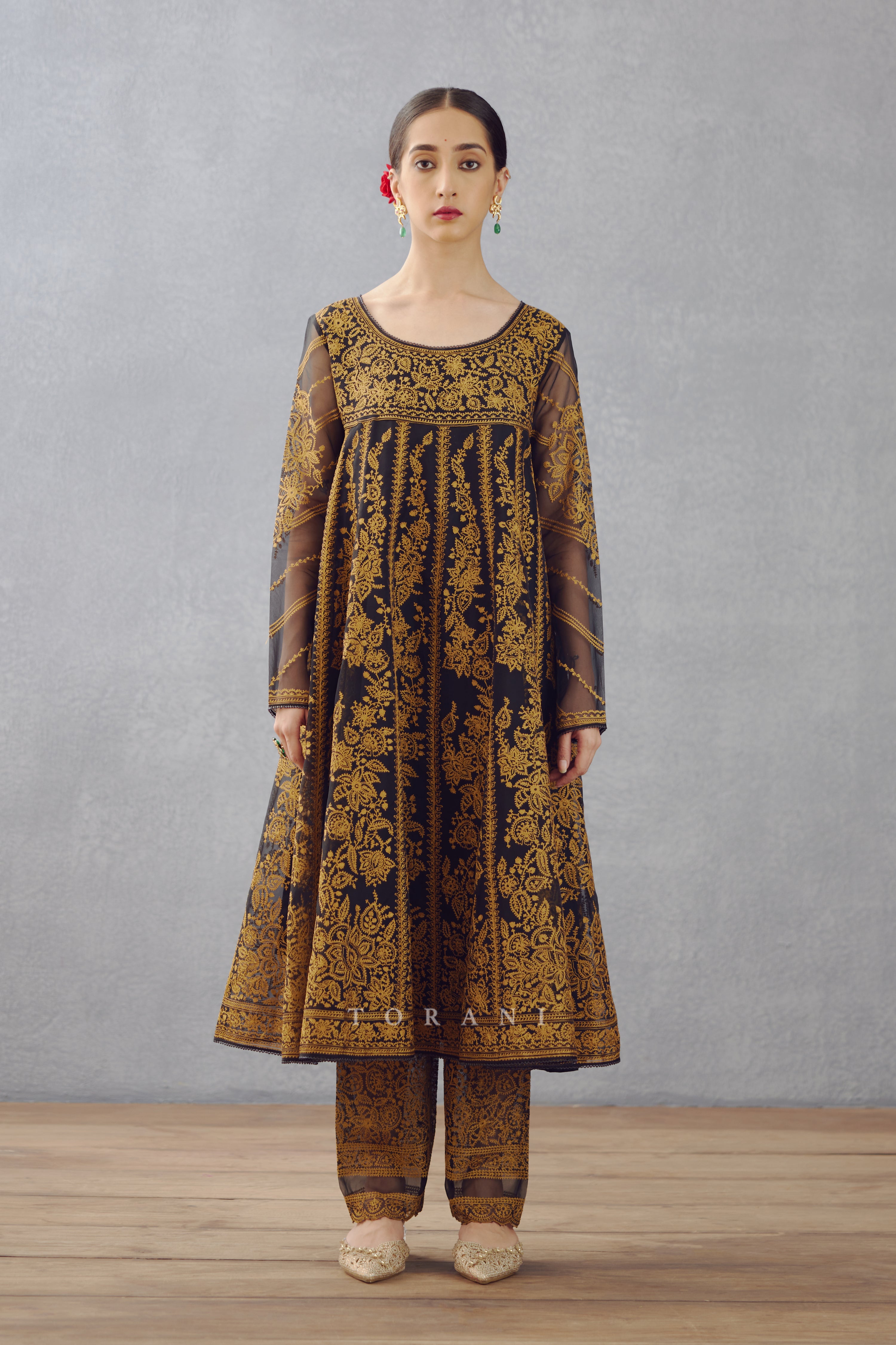 Gulghast Zaar Kalidaar Paavni Kurta Set