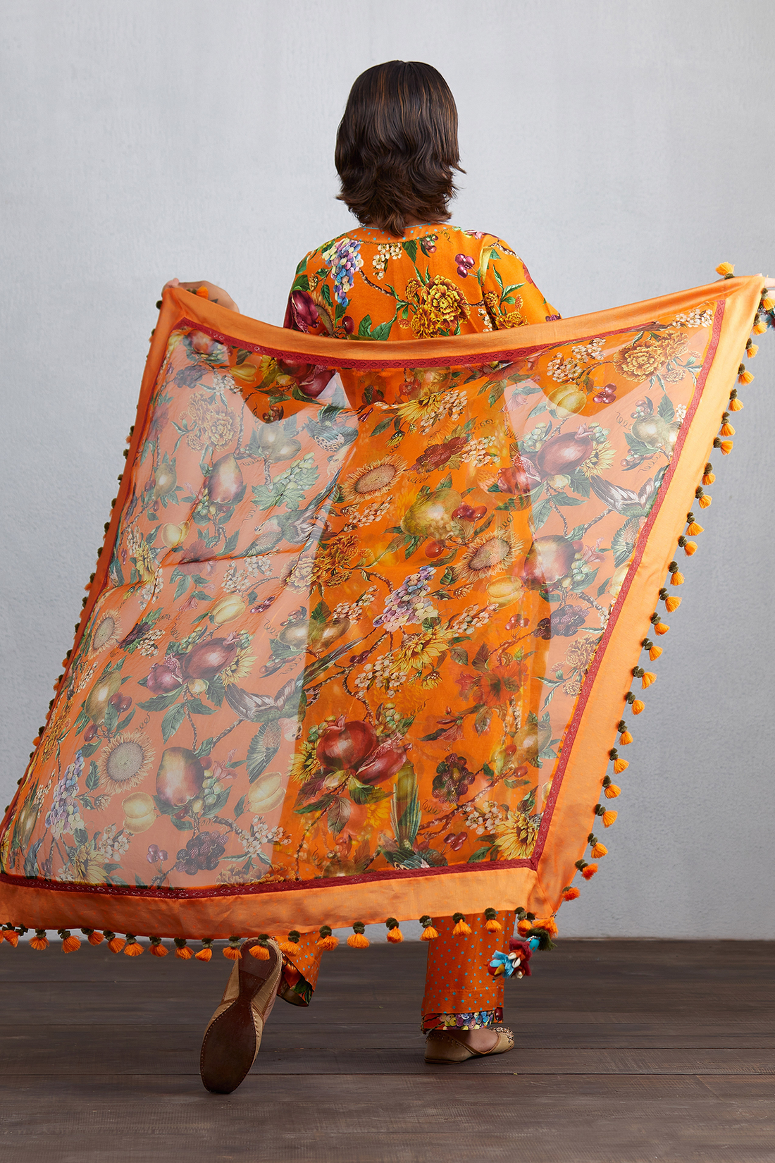 Santree Nimrat Scarf