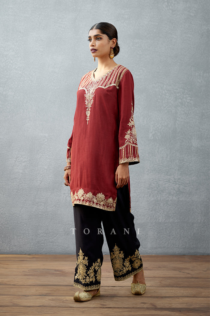 Gulghast Shiraz Kurta Set