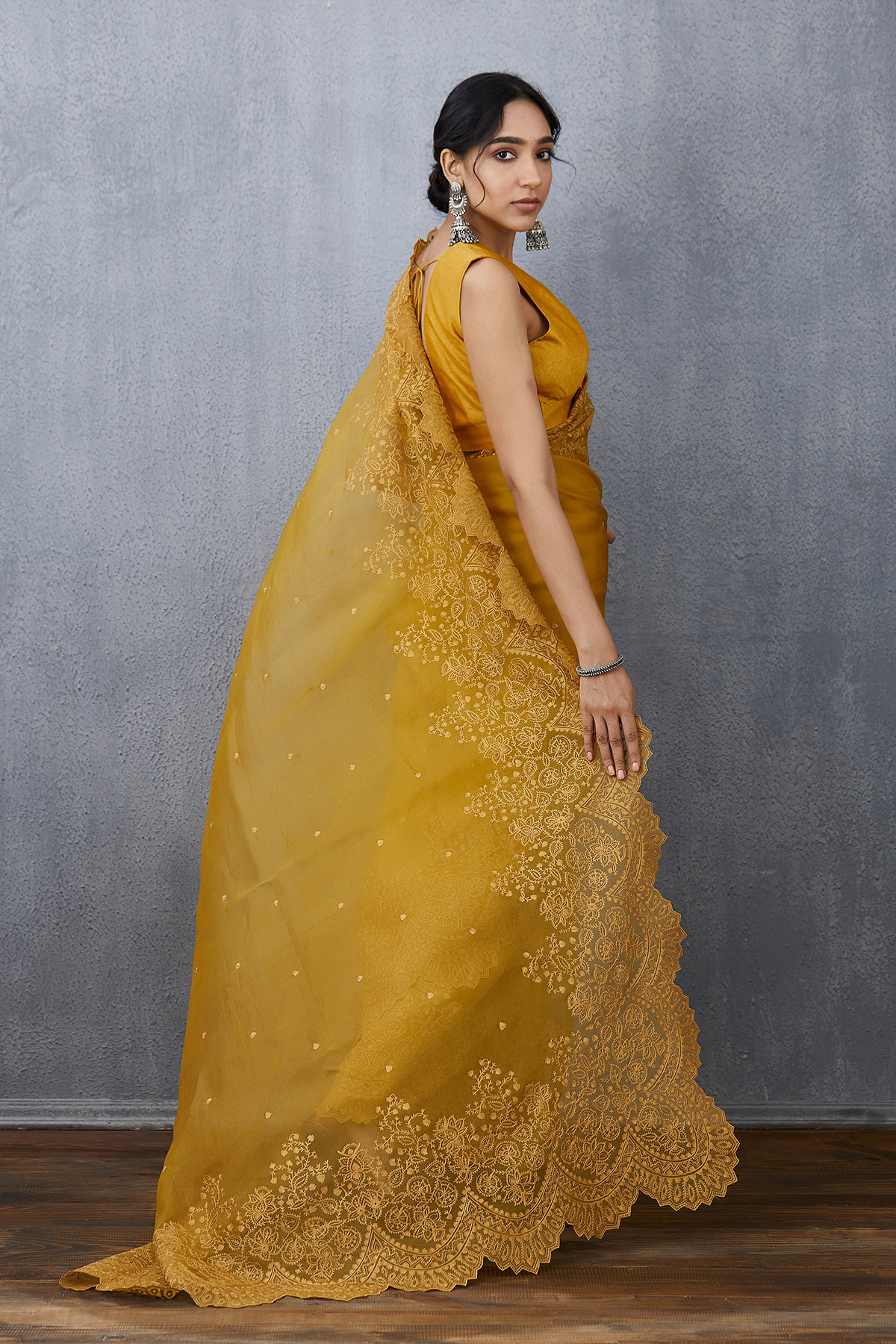 Sunehra Farrin Saree