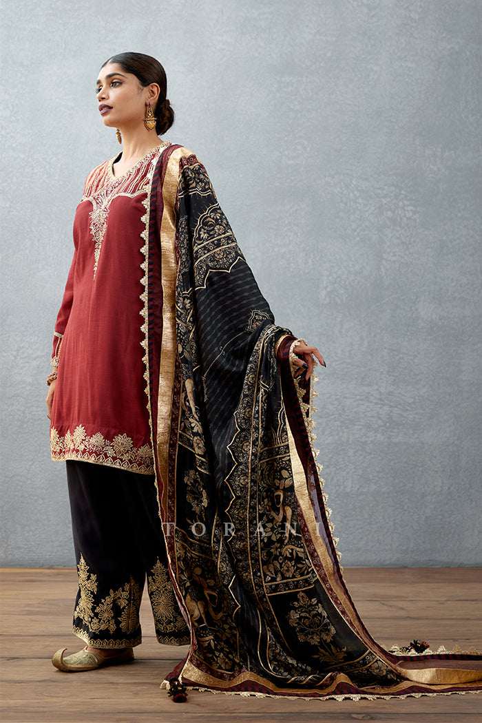 Gulghast Shiraz Kurta Set