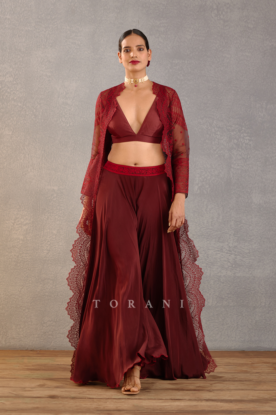 Gulnar Daavya Cape Set