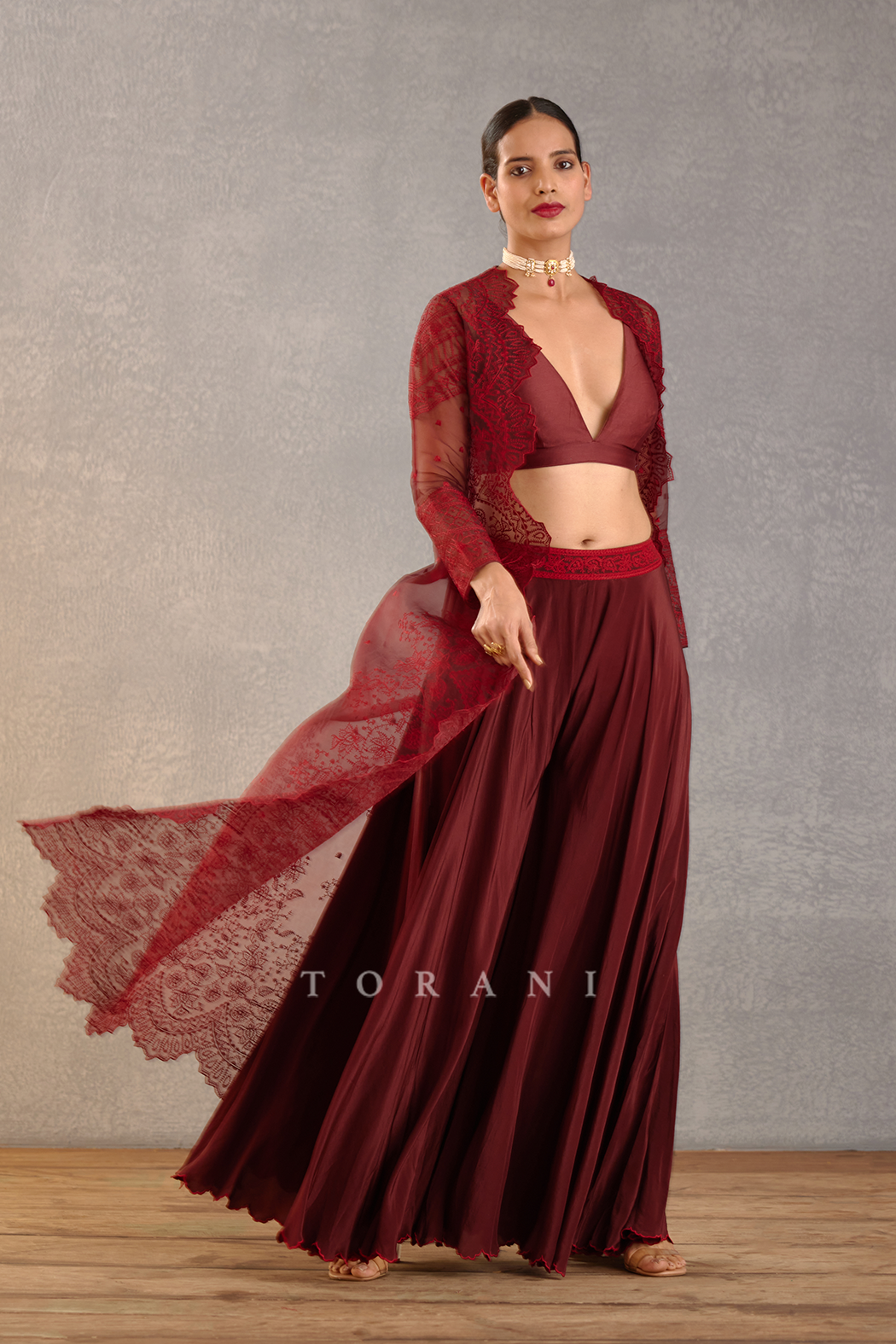 Gulnar Daavya Cape Set