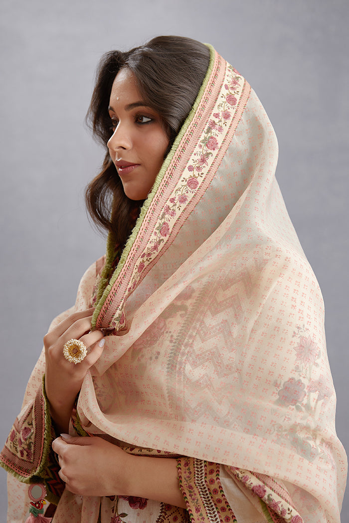 Kasturi Abhidah Odhni