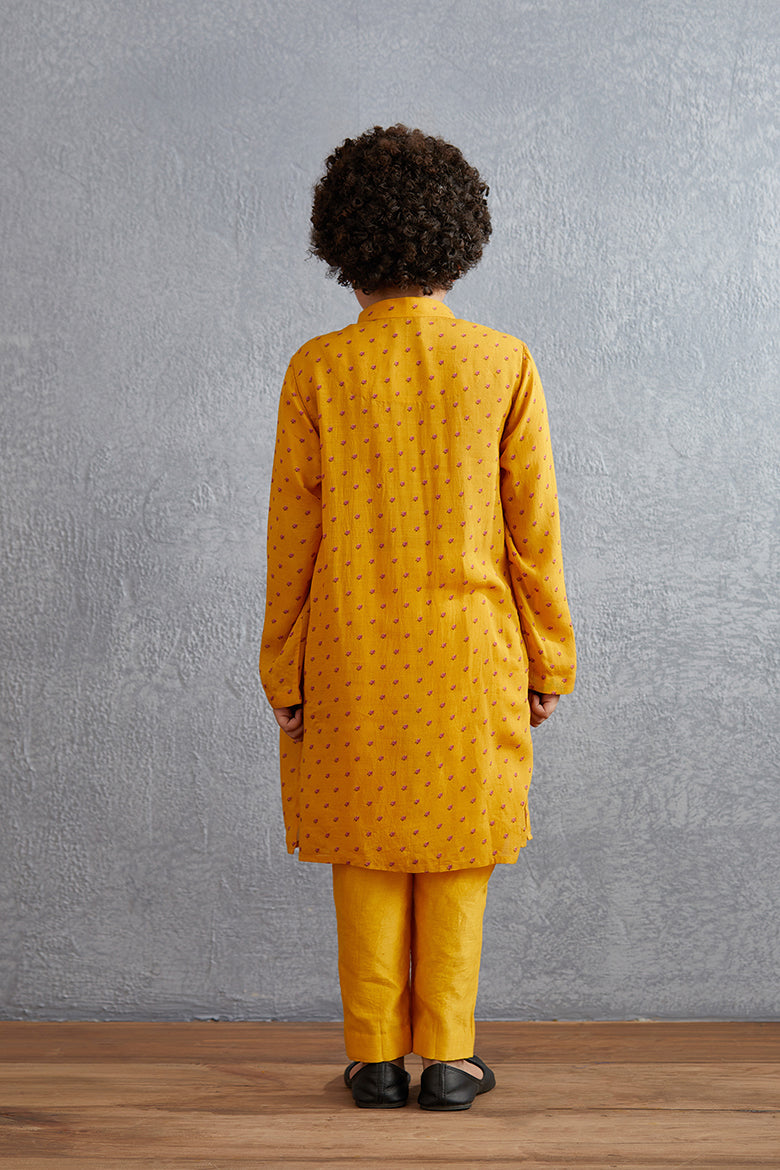 Sunehra Yaman Kurta Set