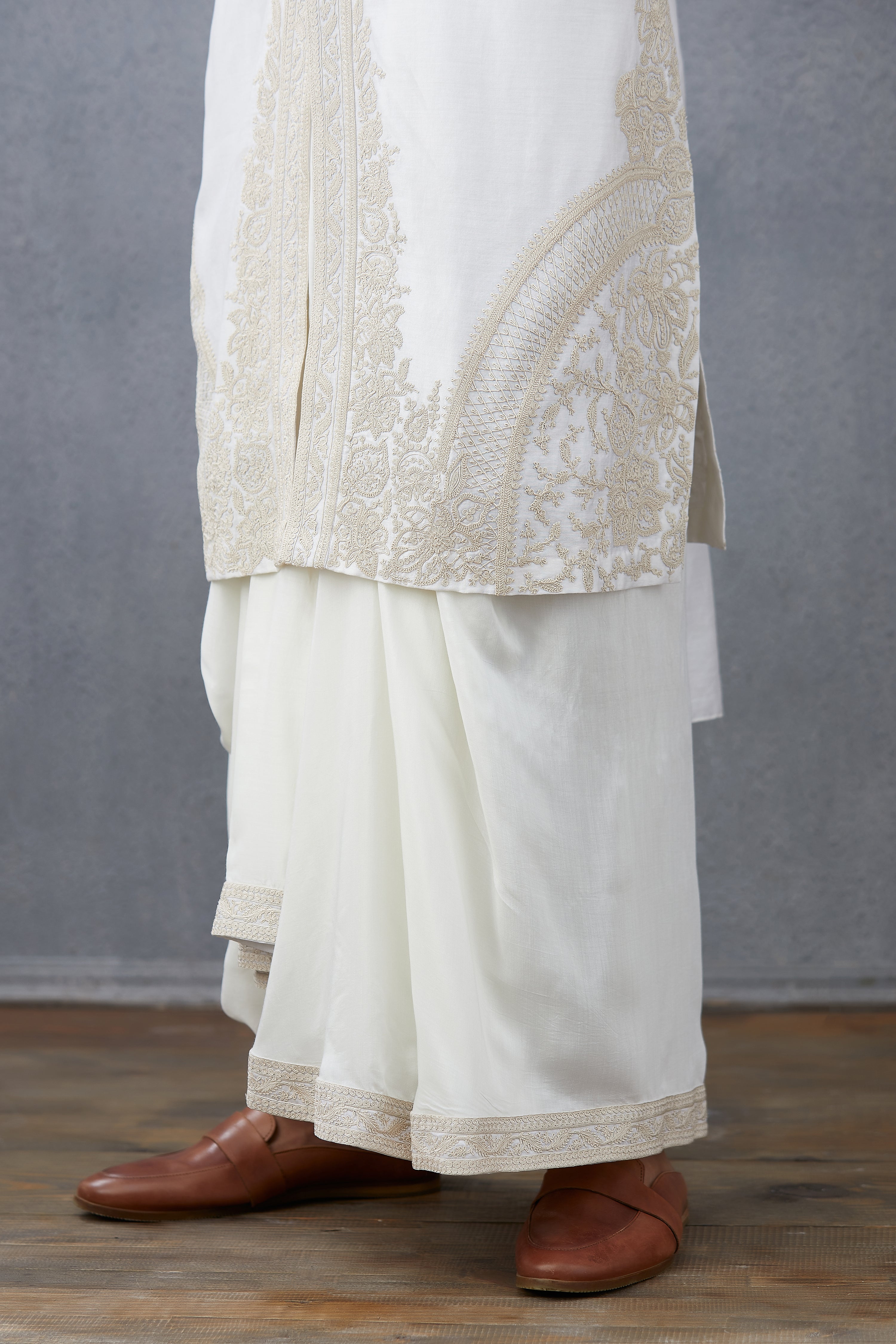 Swetah Aazim Dhoti Set