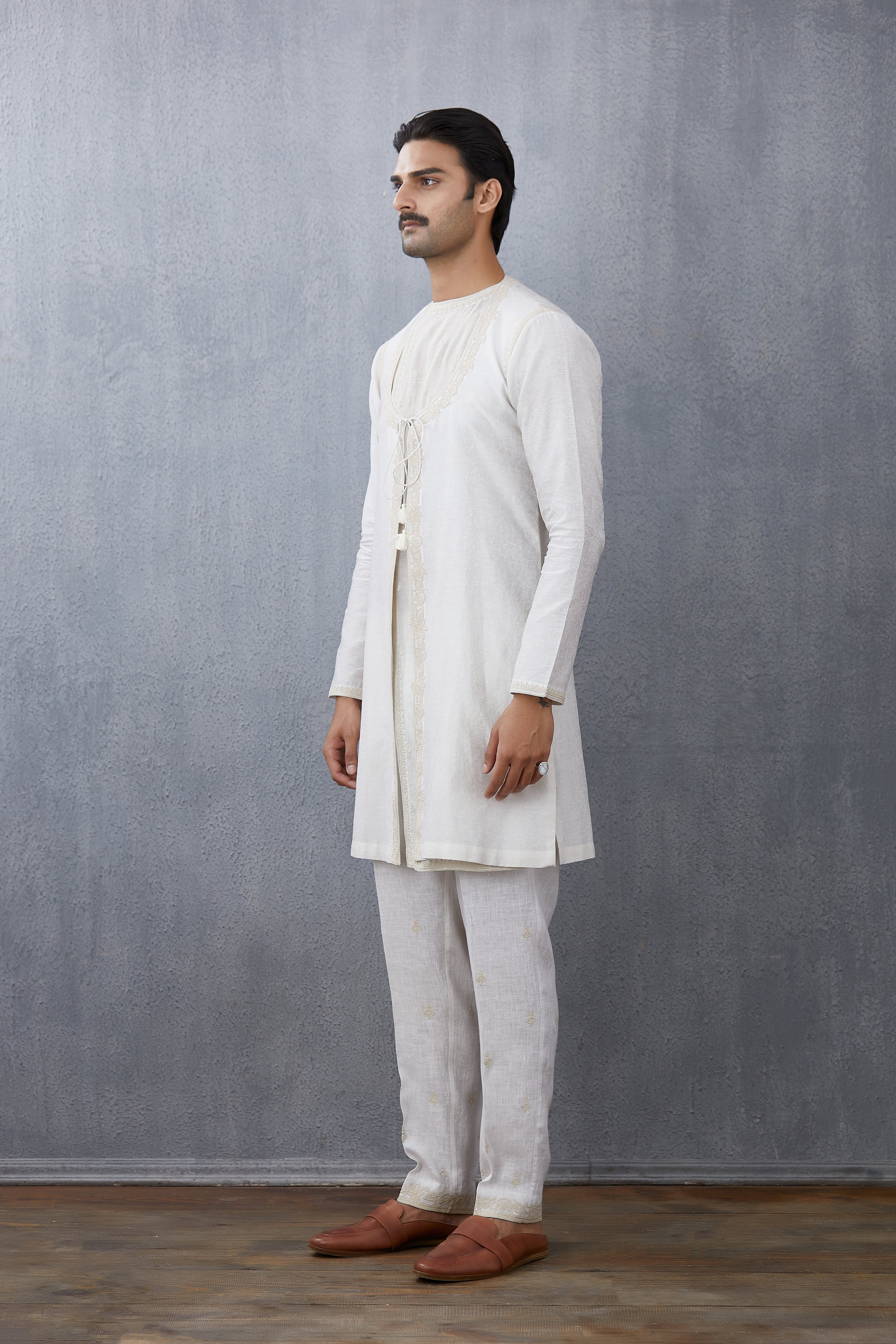 Swetah Naaz Kurta Set