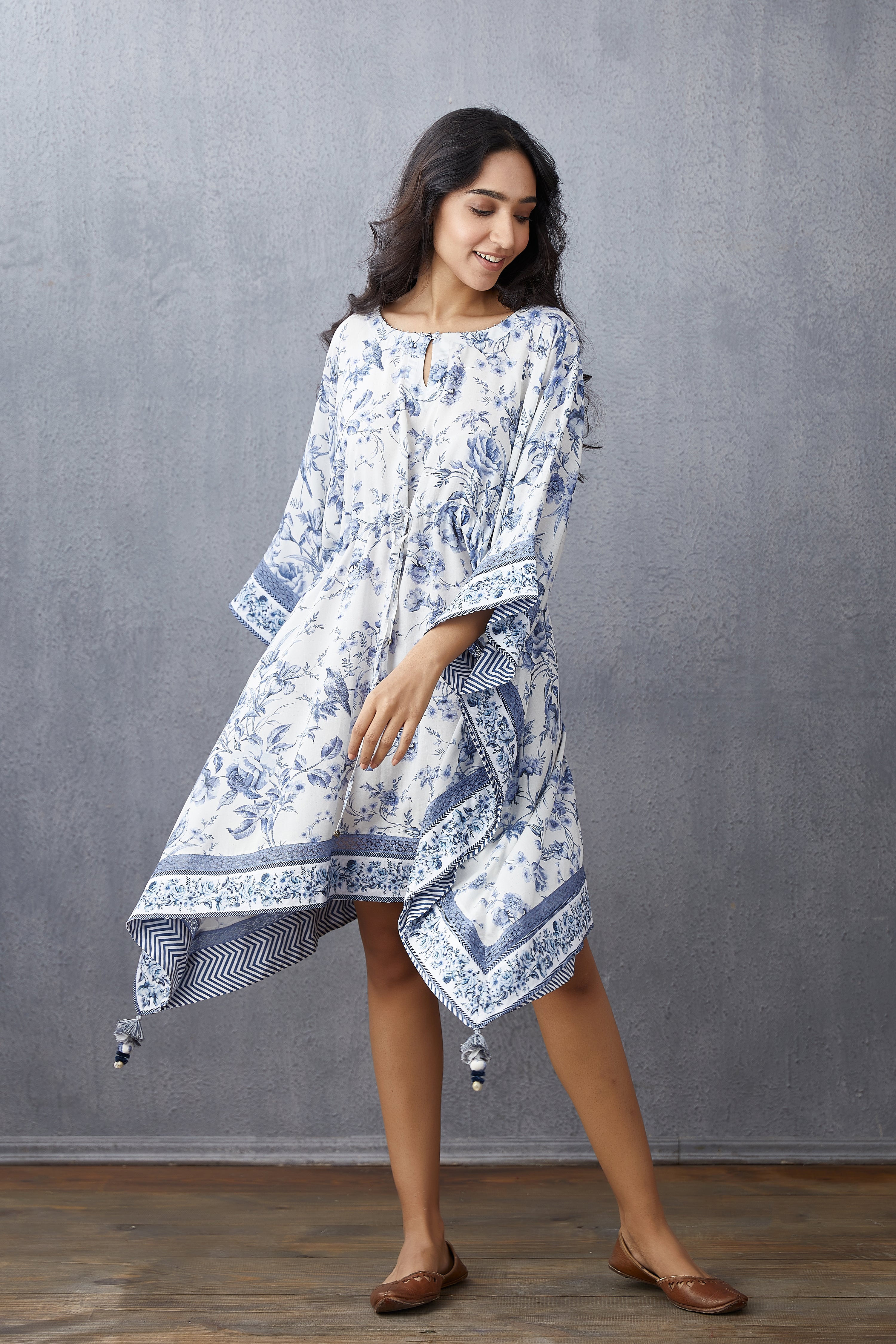 Neeli Gauraiya Kalki Kaftan