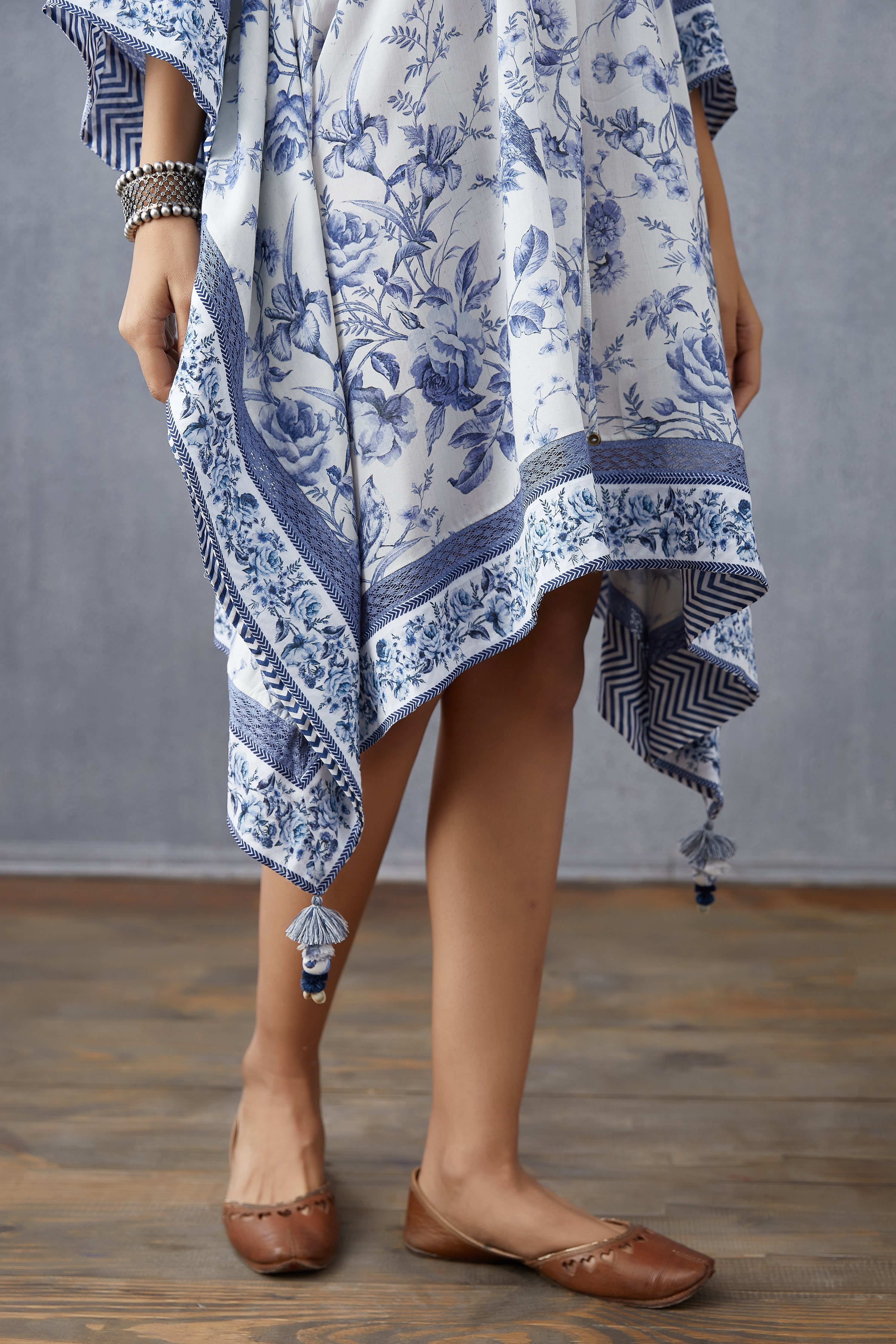 Neeli Gauraiya Kalki Kaftan