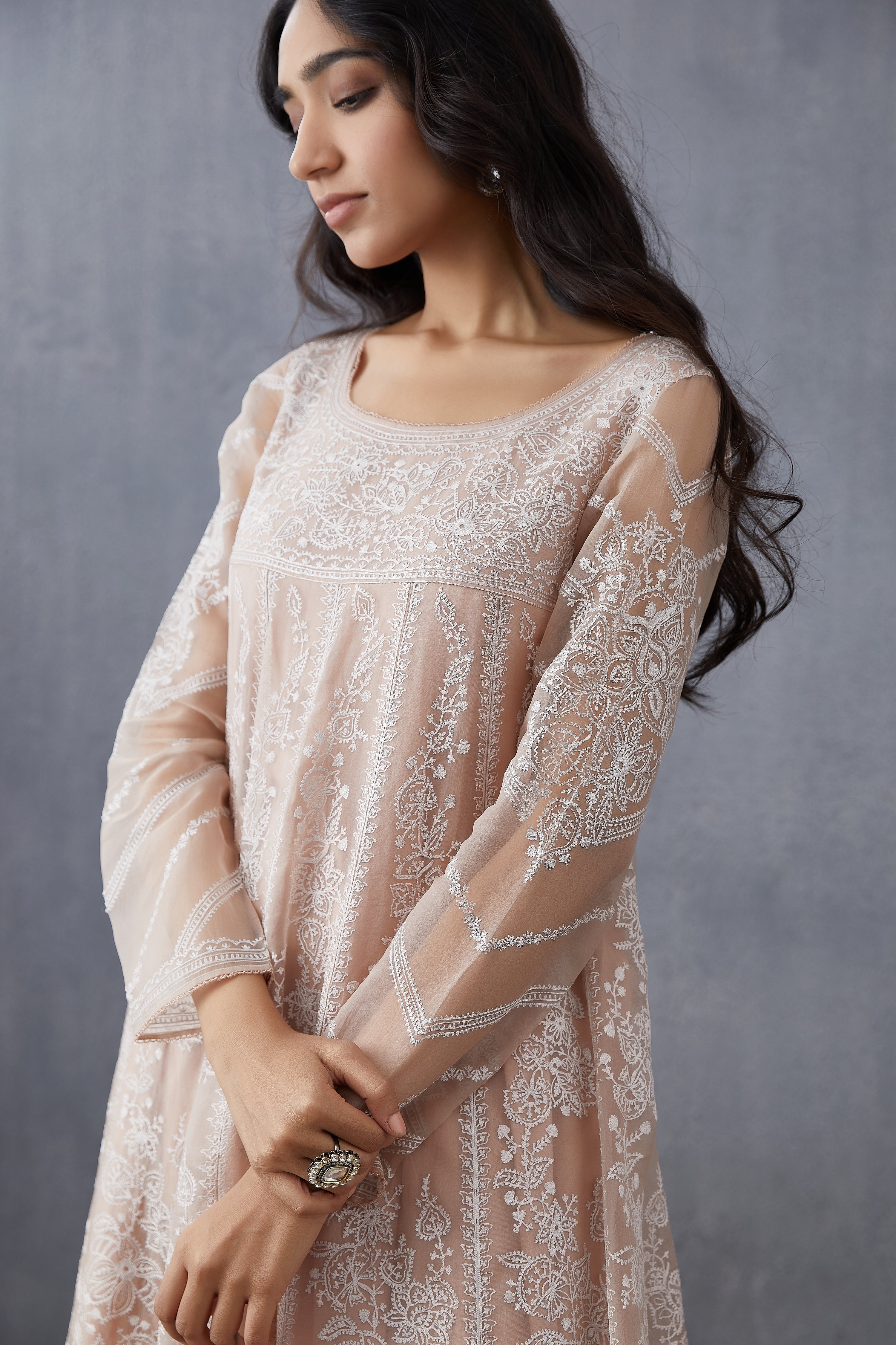 Neera Kalidaar Paavni Kurta Set