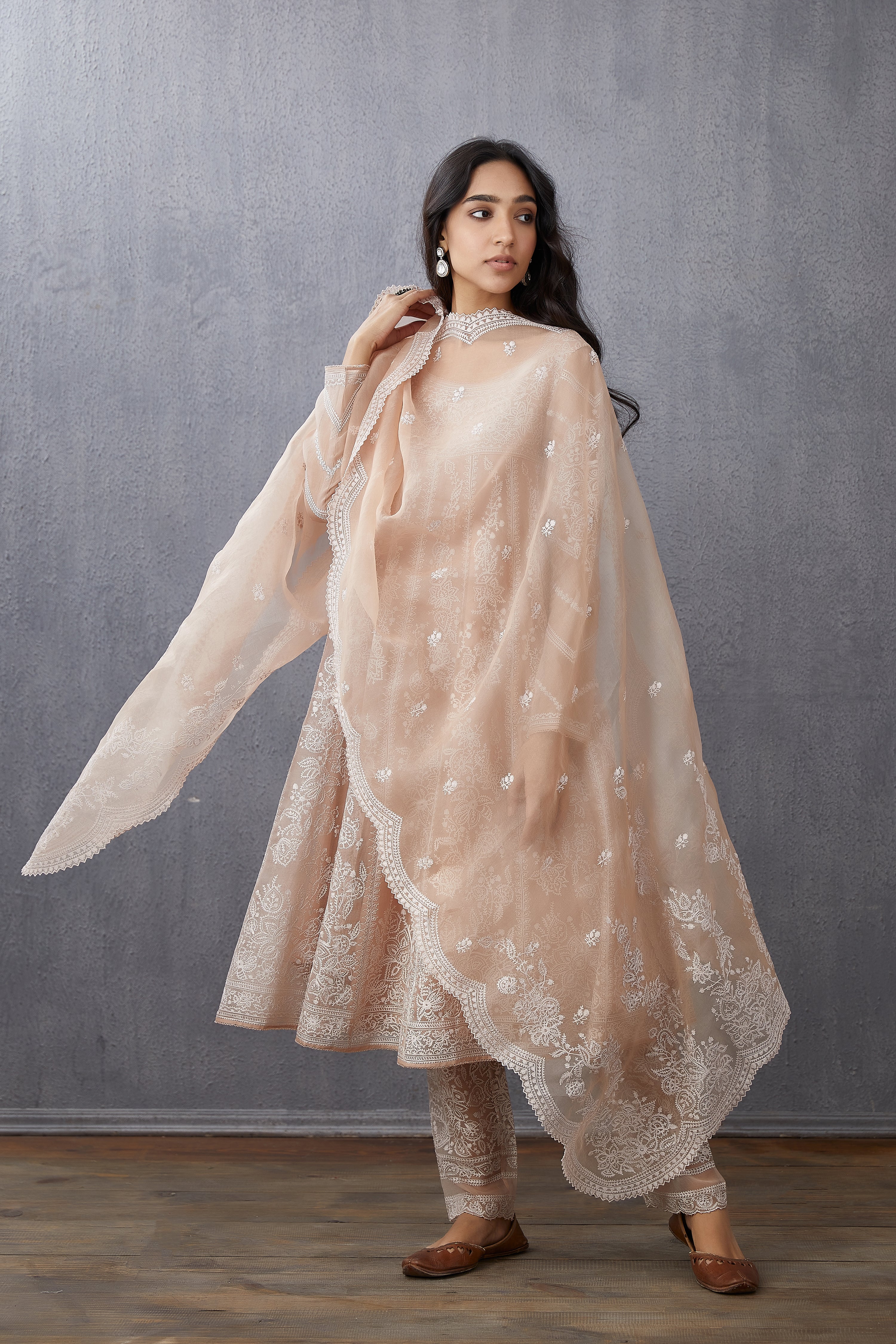 Neera Kalidaar Paavni Kurta Set