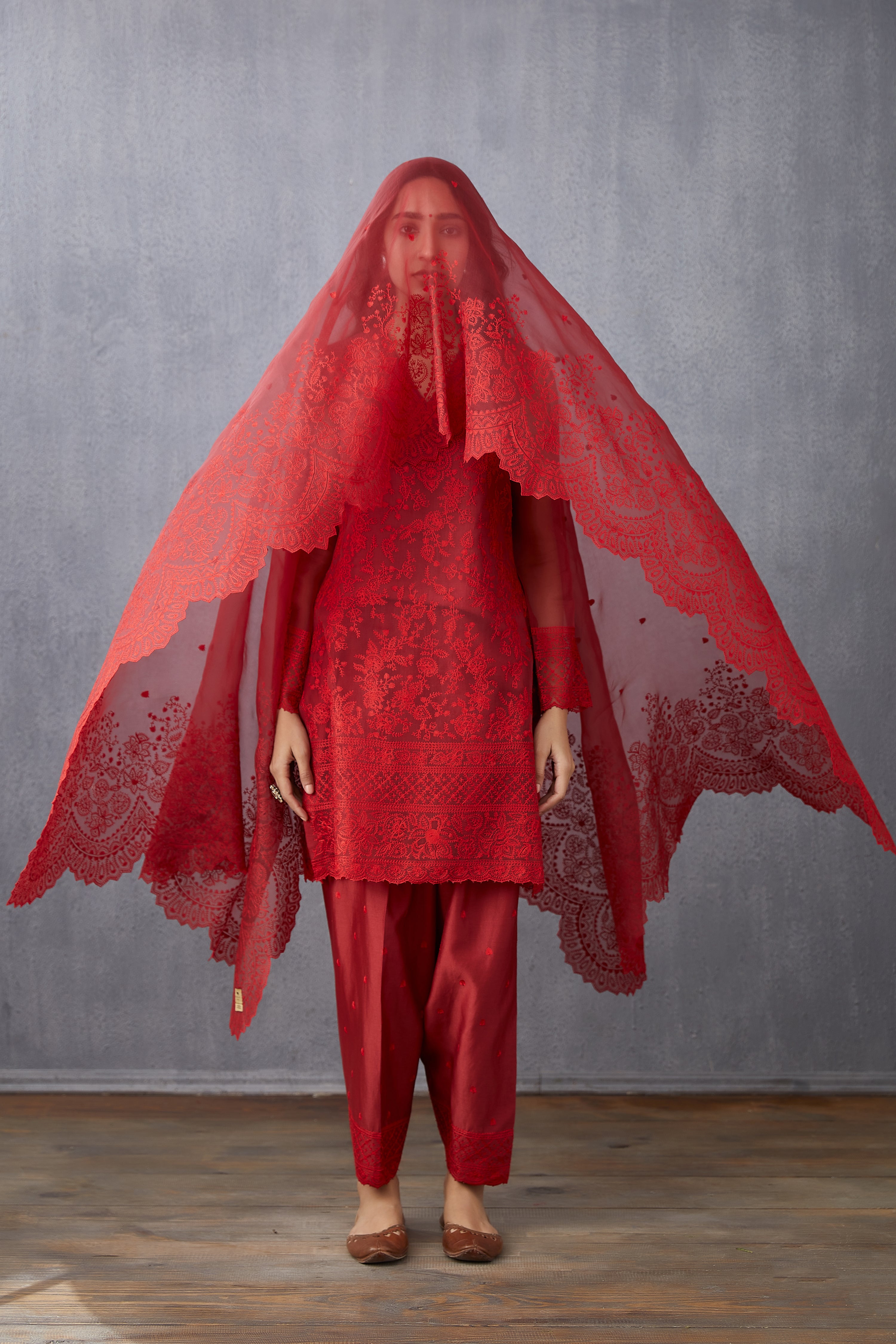 Surkh Sloka Kurta Set