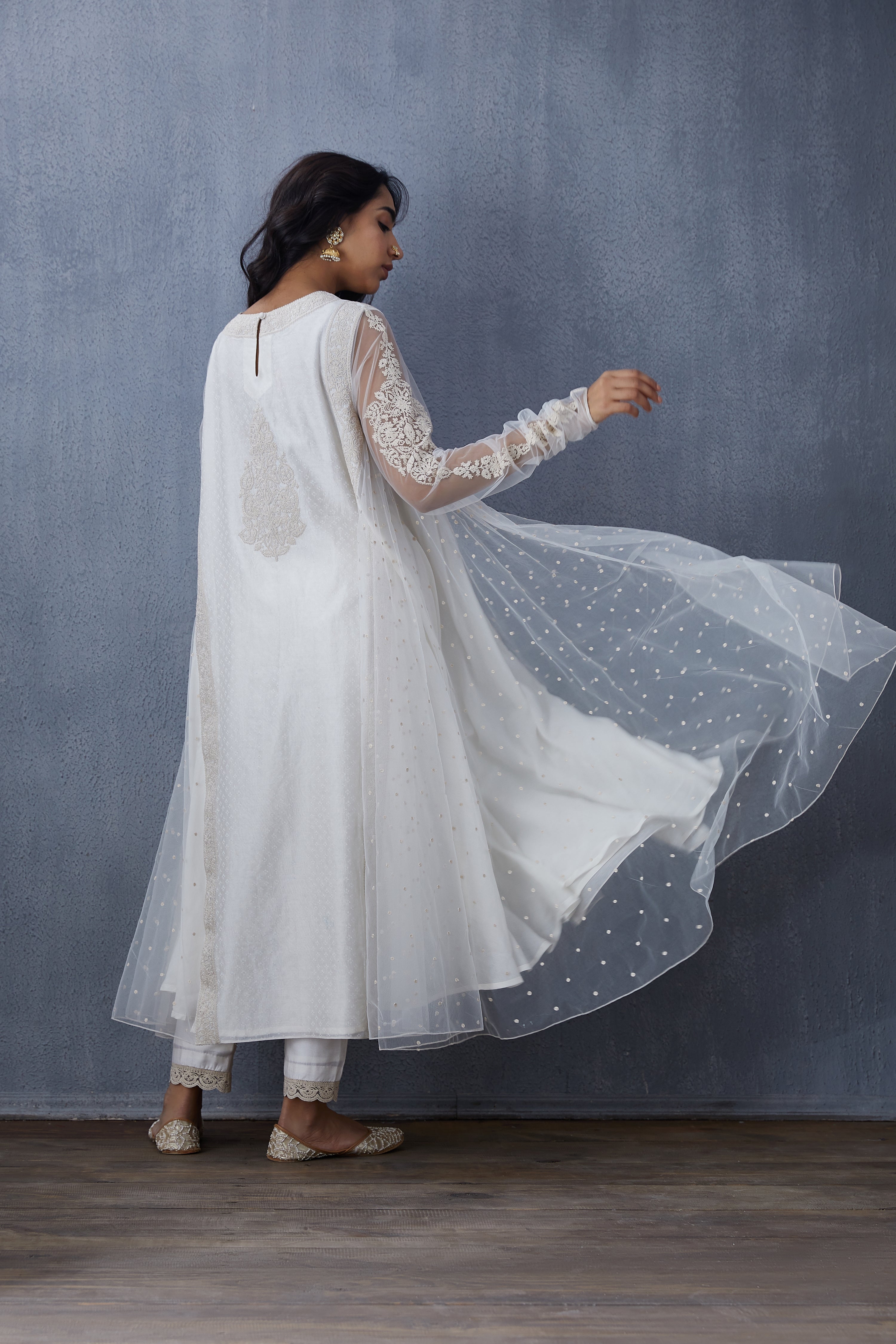 Swetah Arna Kurta Set